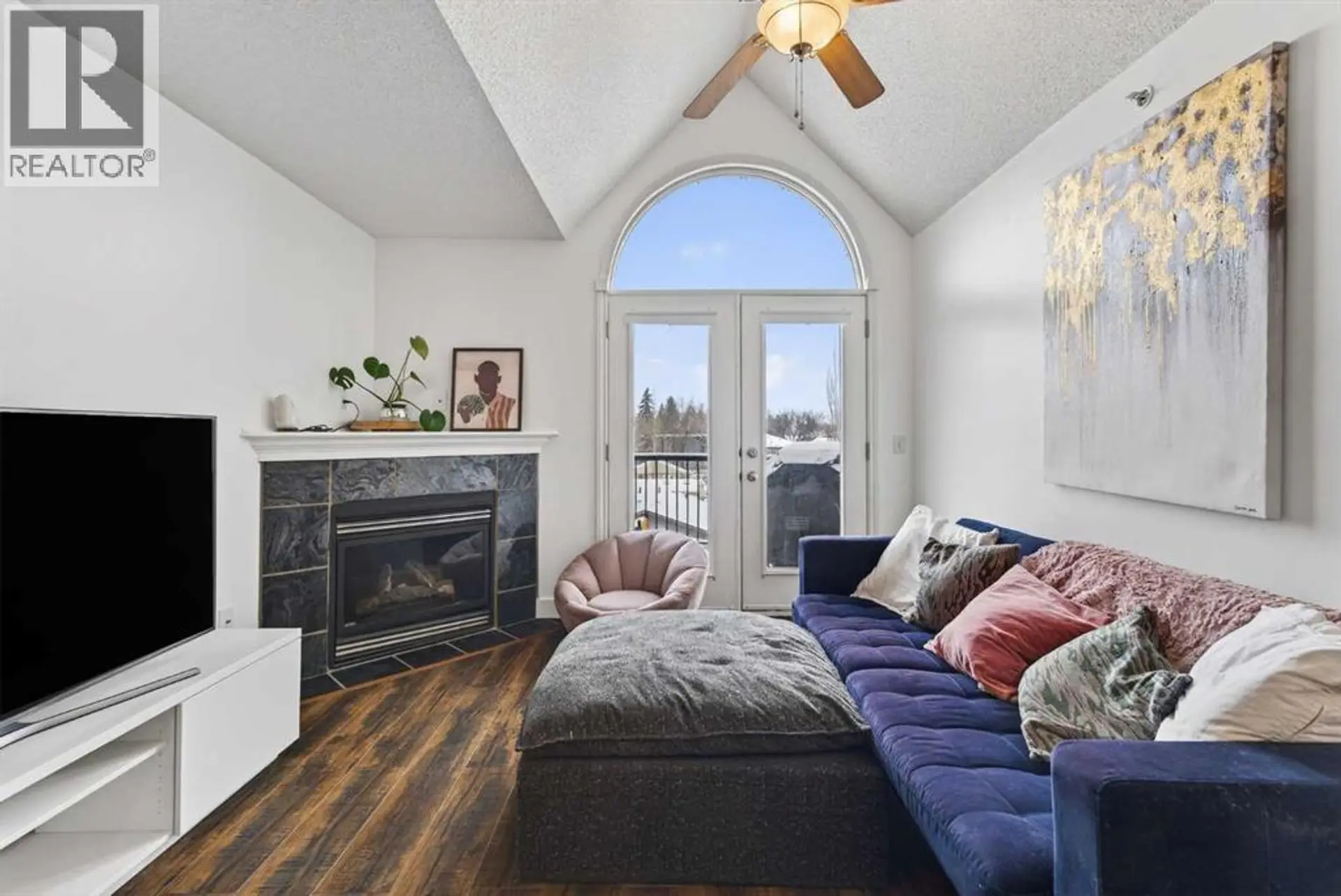 #401 735 56 Avenue SW - Image 2