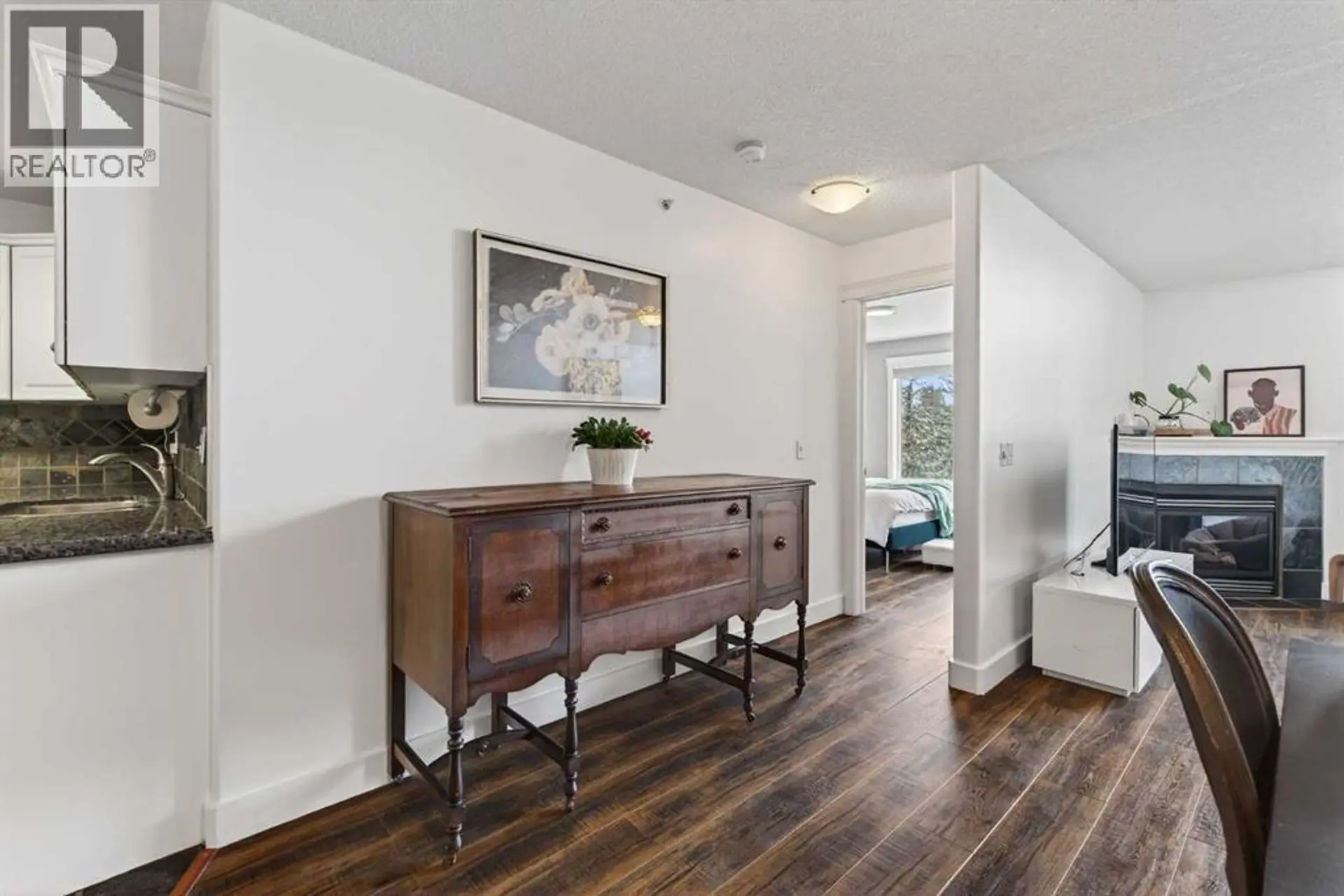 #401 735 56 Avenue SW - Image 3