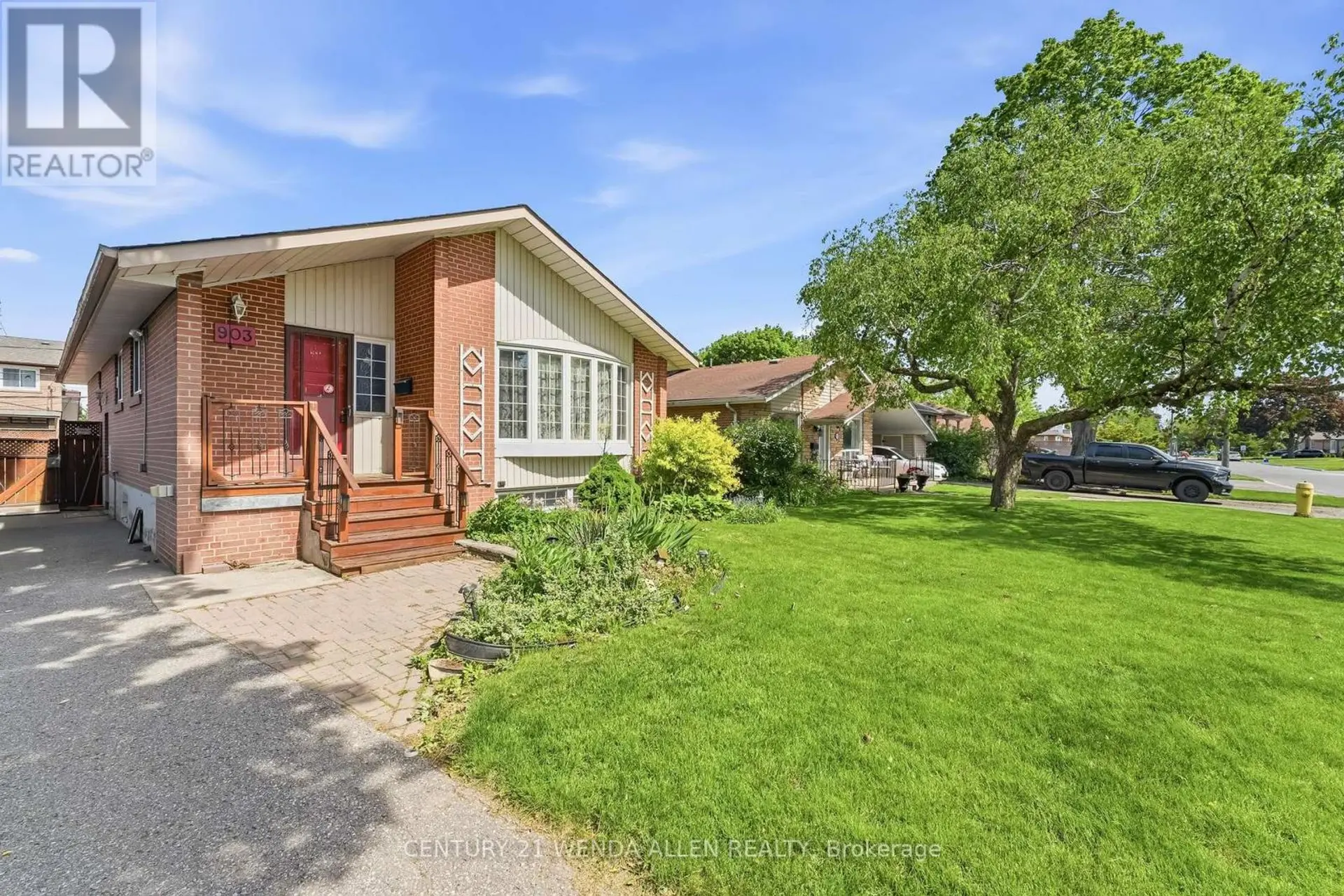 903 GRENOBLE BOULEVARD - Image 2