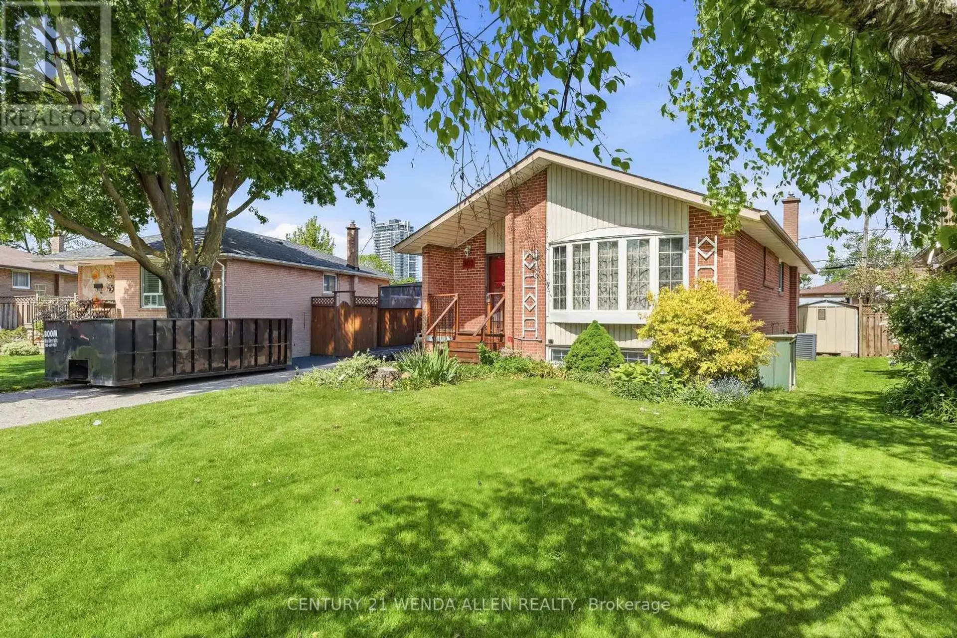 903 GRENOBLE BOULEVARD - Image 3