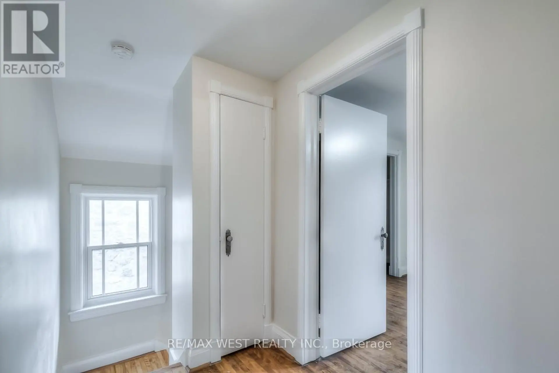 1109 ROYAL YORK ROAD - Image 13