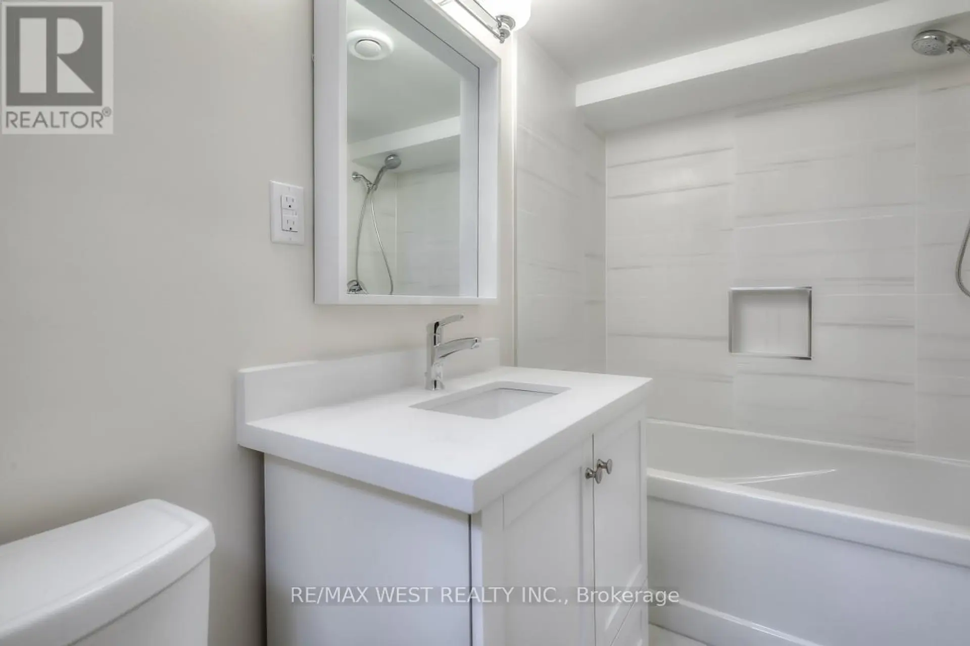 1109 ROYAL YORK ROAD - Image 17