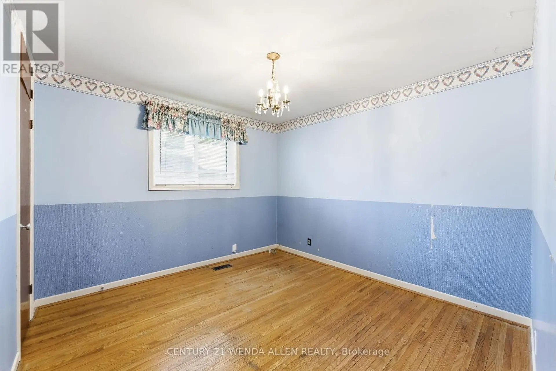 903 GRENOBLE BOULEVARD - Image 8