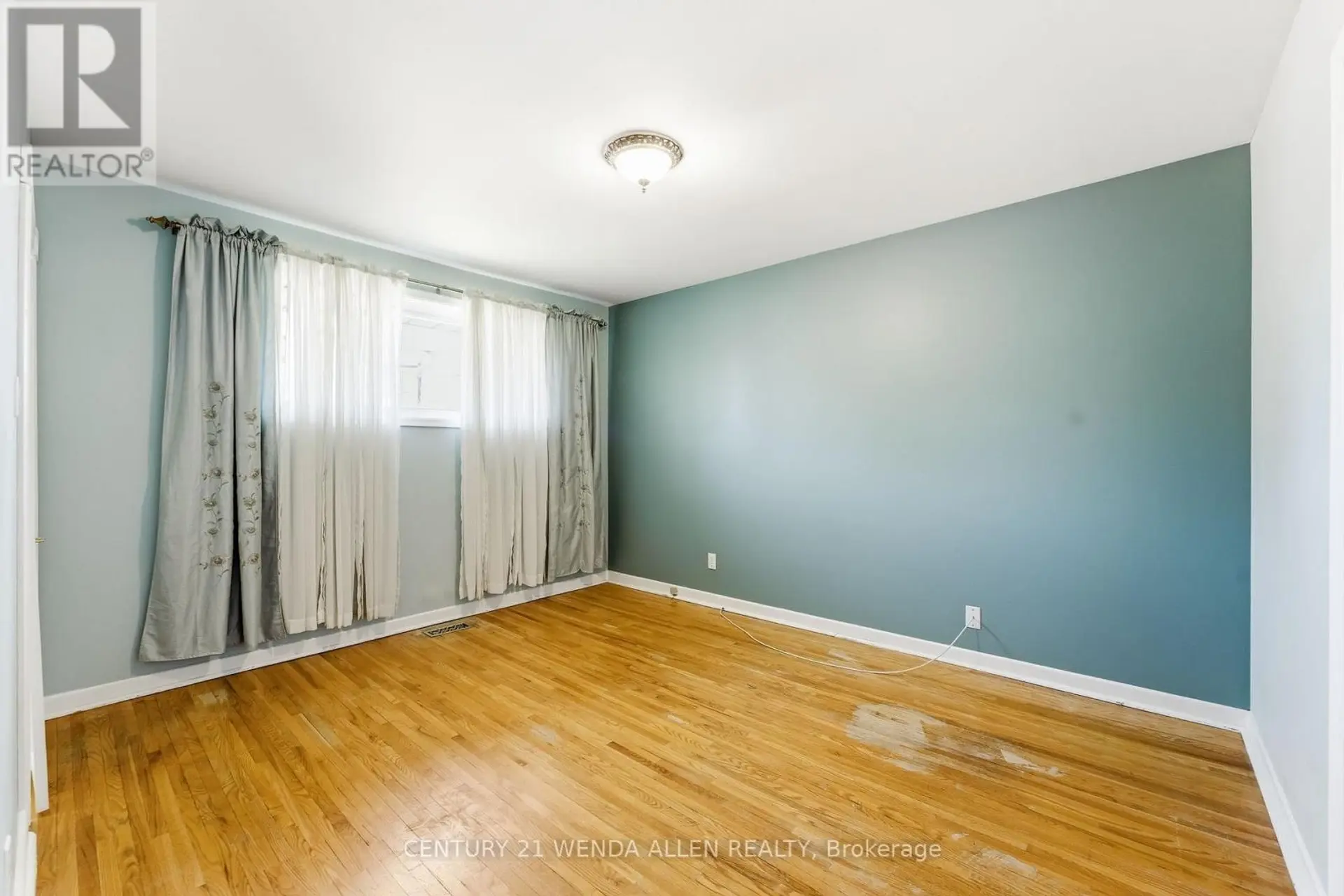 903 GRENOBLE BOULEVARD - Image 9