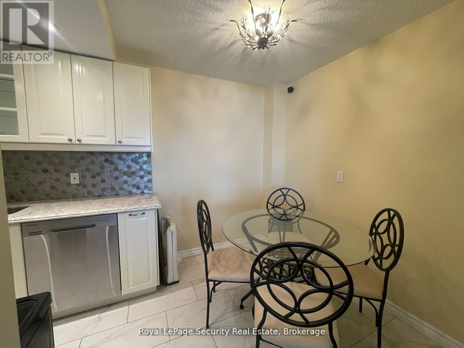 #805 2556 ARGYLE ROAD - Image 6