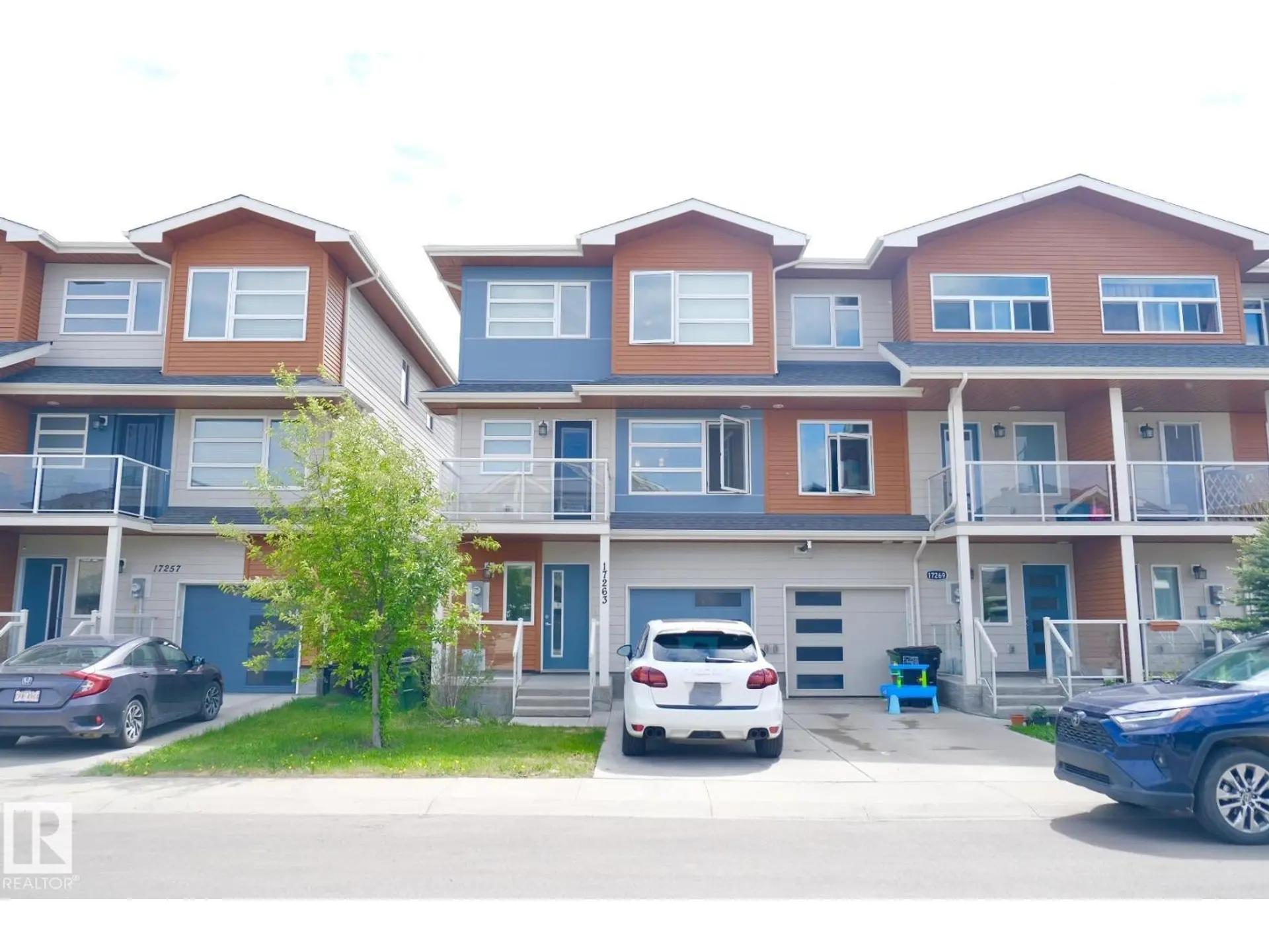 17263 9 AV SW SW - Image 1