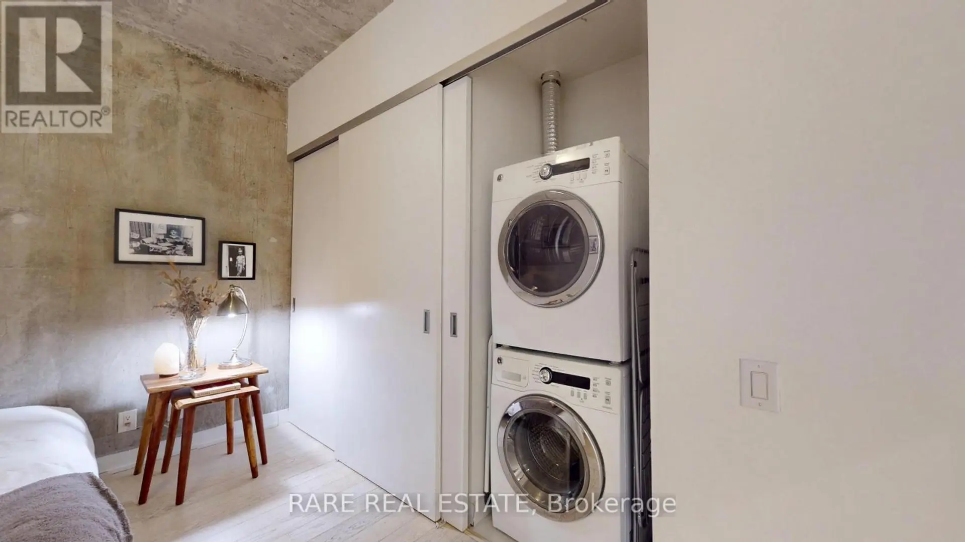 #421 39 BRANT STREET - Image 11