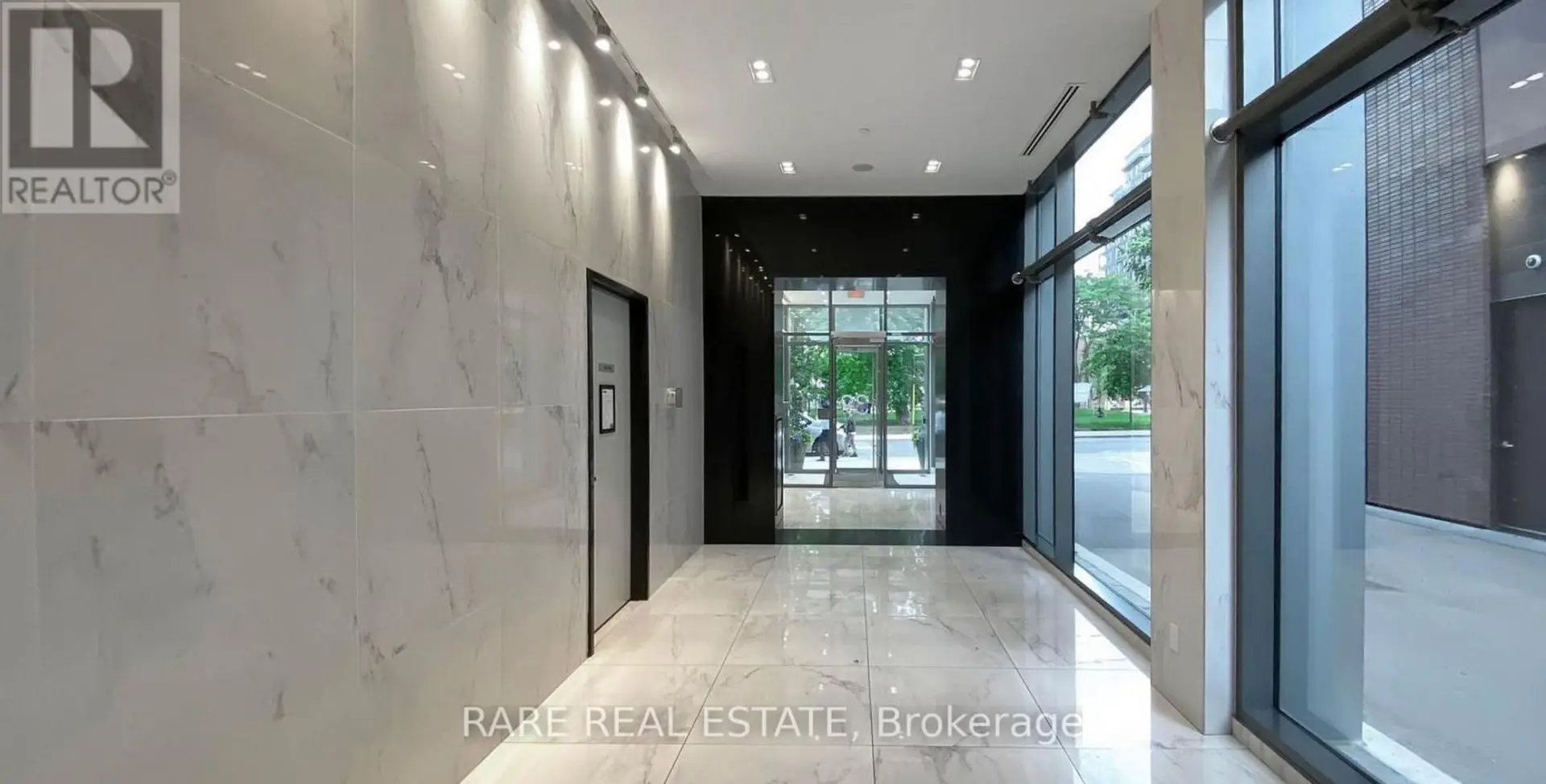 #421 39 BRANT STREET - Image 16