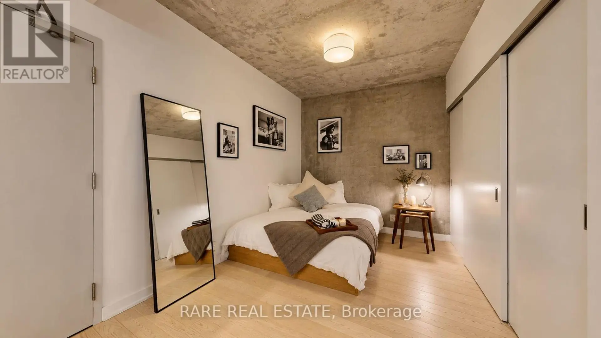 #421 39 BRANT STREET - Image 8
