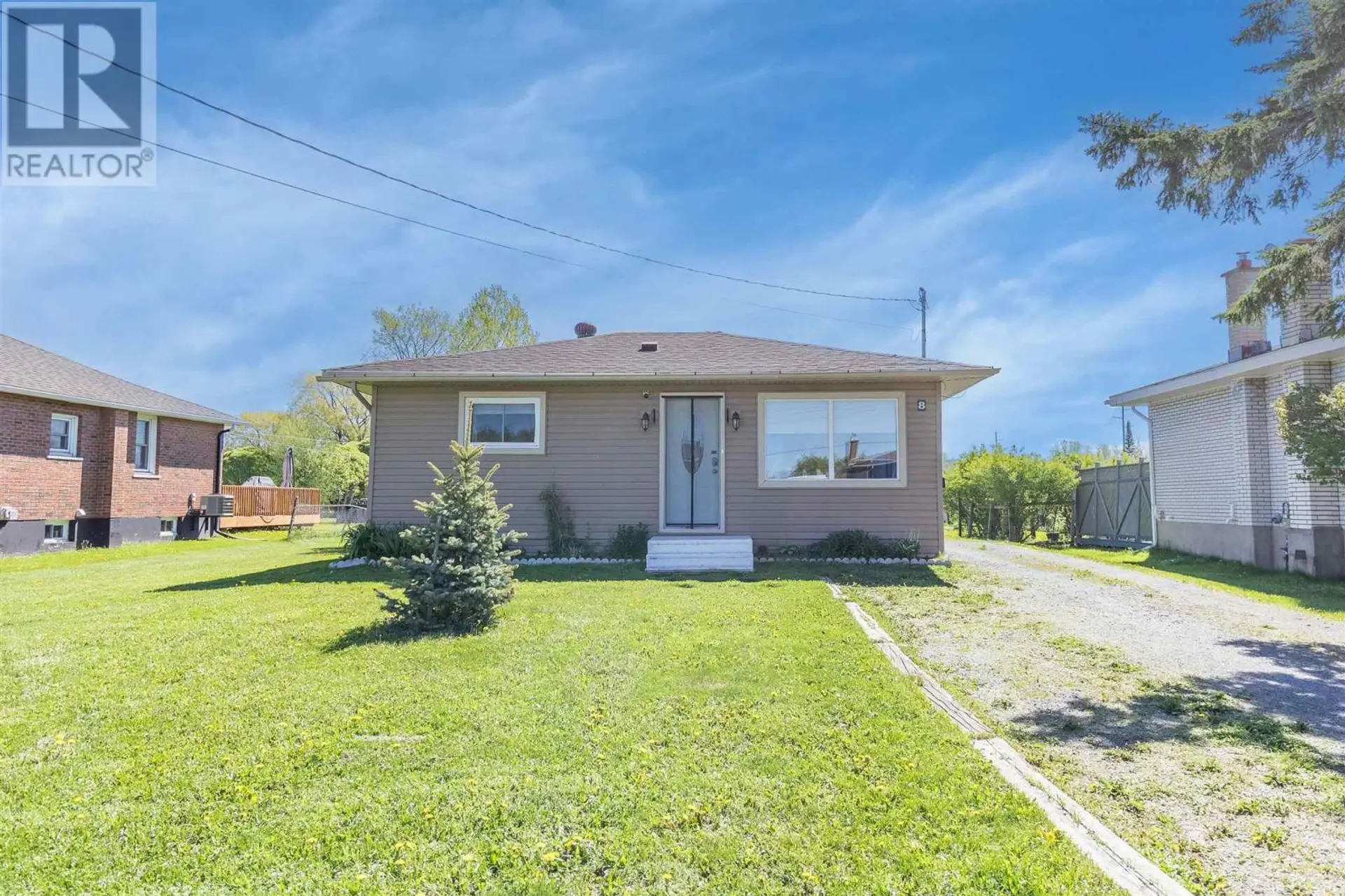8 Dawson AVE - Image 1