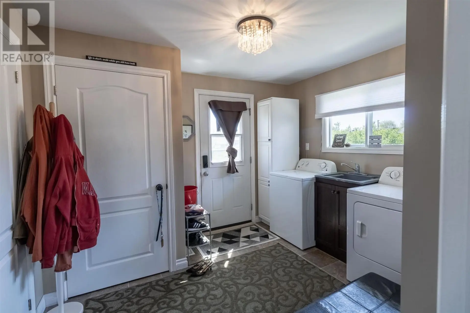 8 Dawson AVE - Image 10