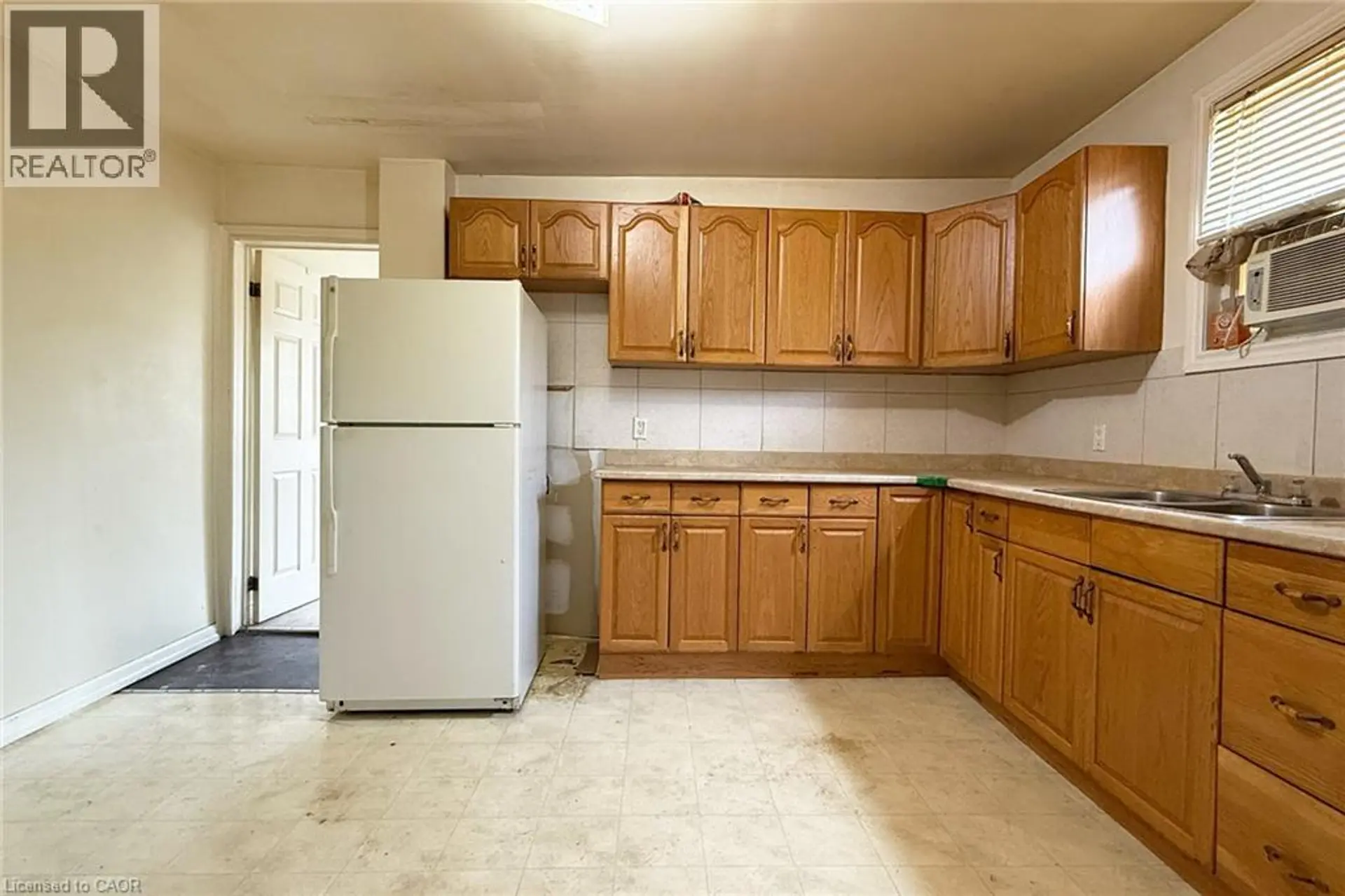 258-260 EMERSON Street - Image 11