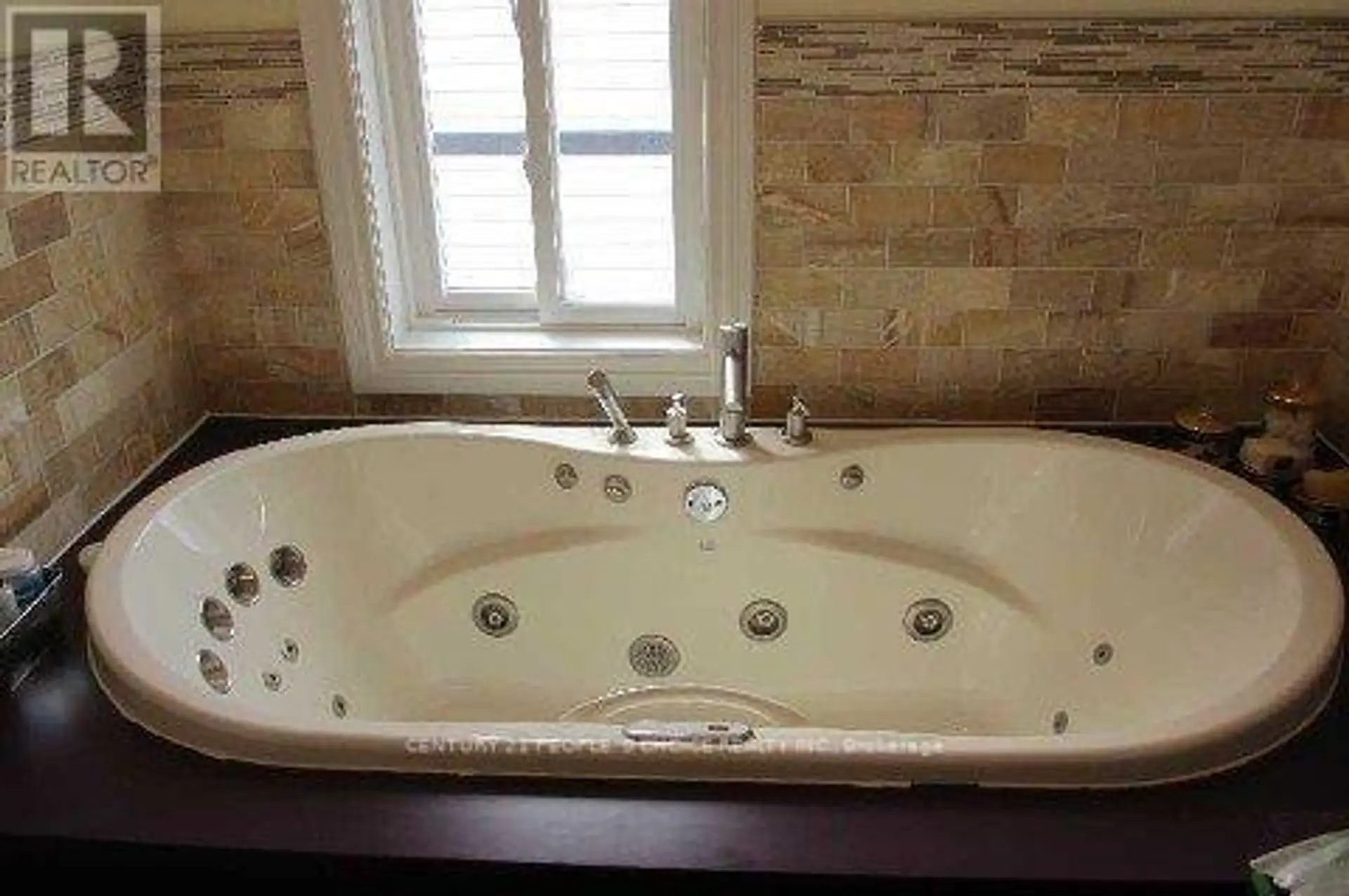 34 FAIRWOOD CRESCENT - Image 5