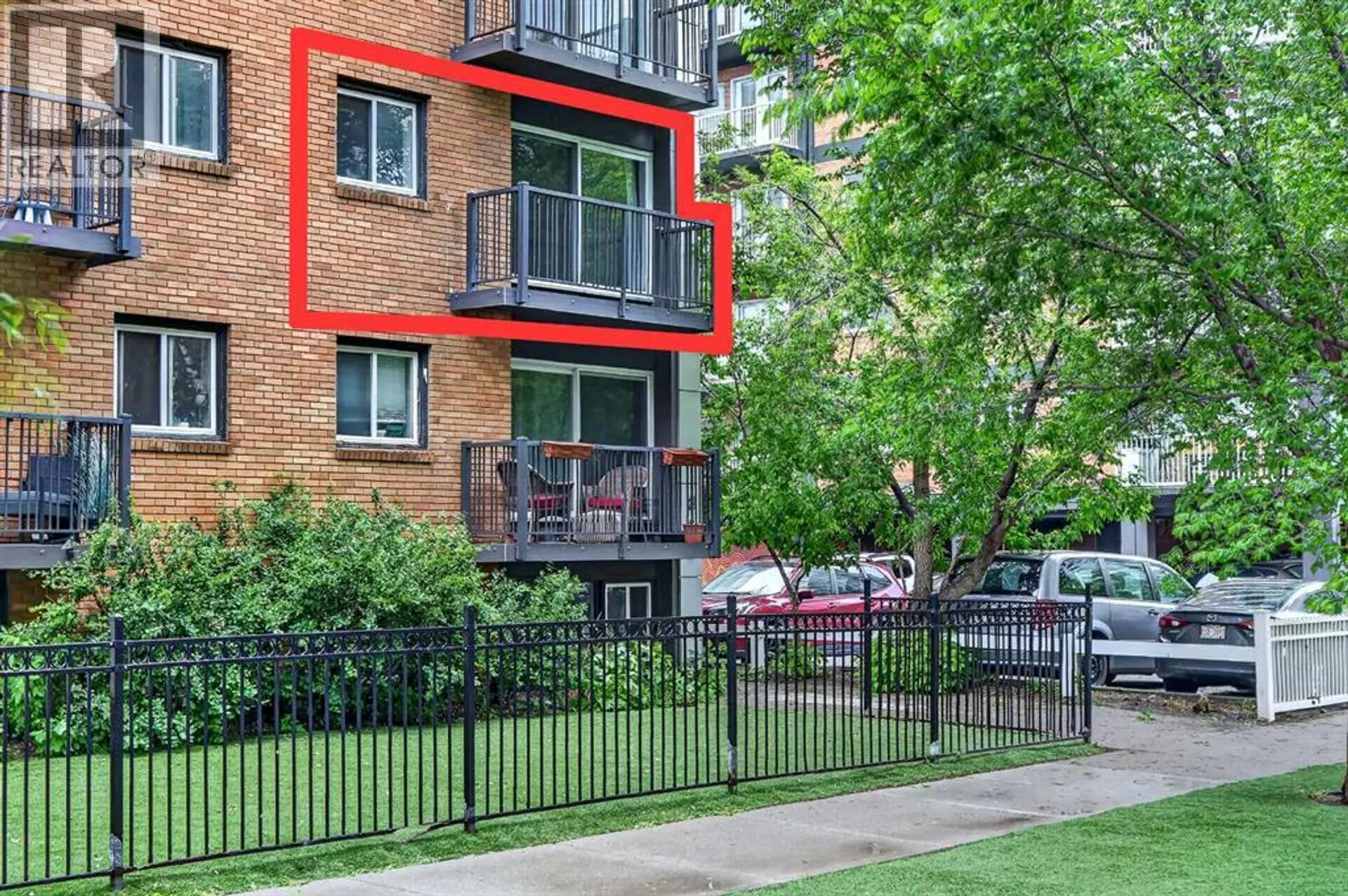 #304 812 15 Avenue SW - Image 2