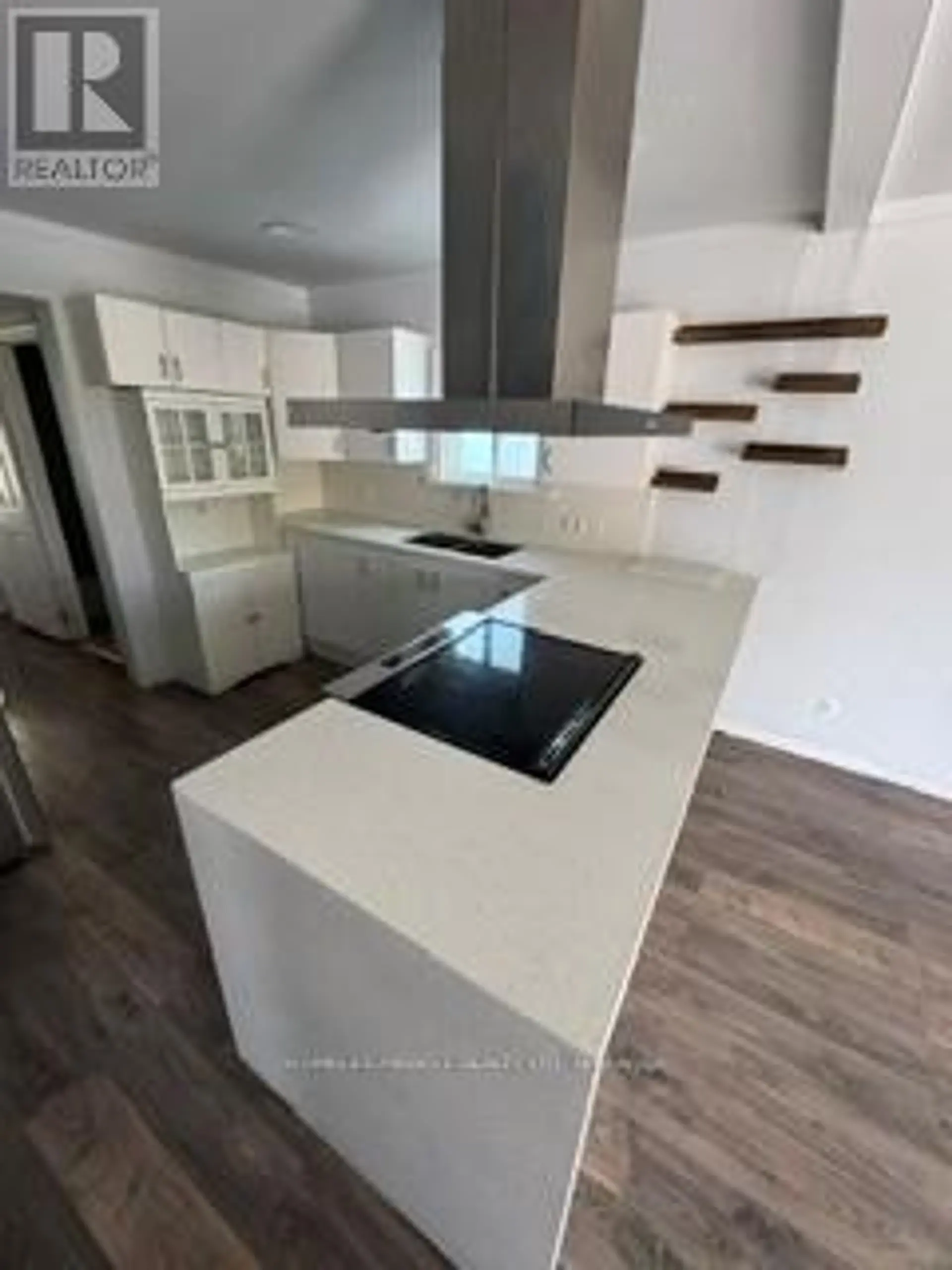 182 BLOOR STREET W - Image 8