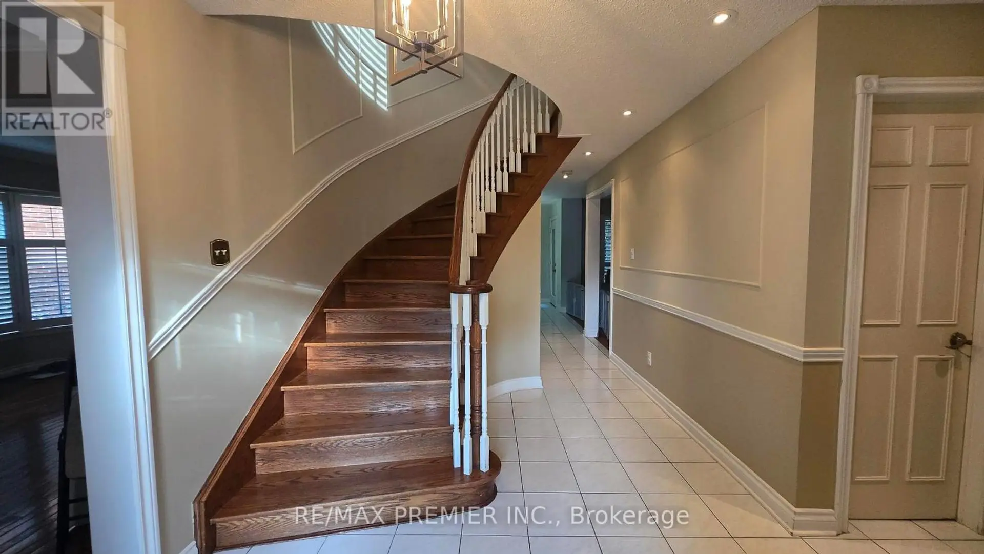 4399 BEACON LANE - Image 2