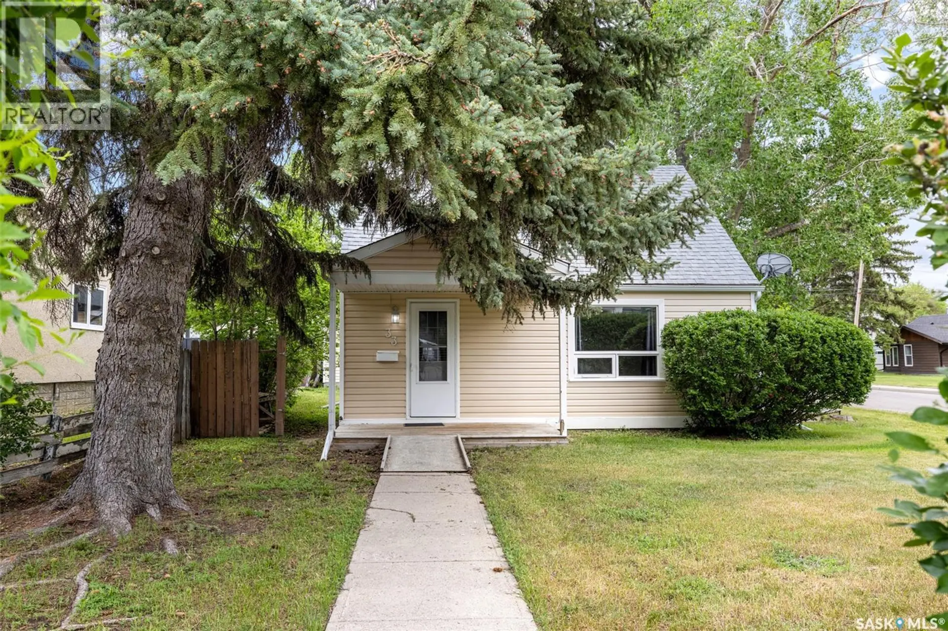 33 Merritt CRESCENT - Image 1