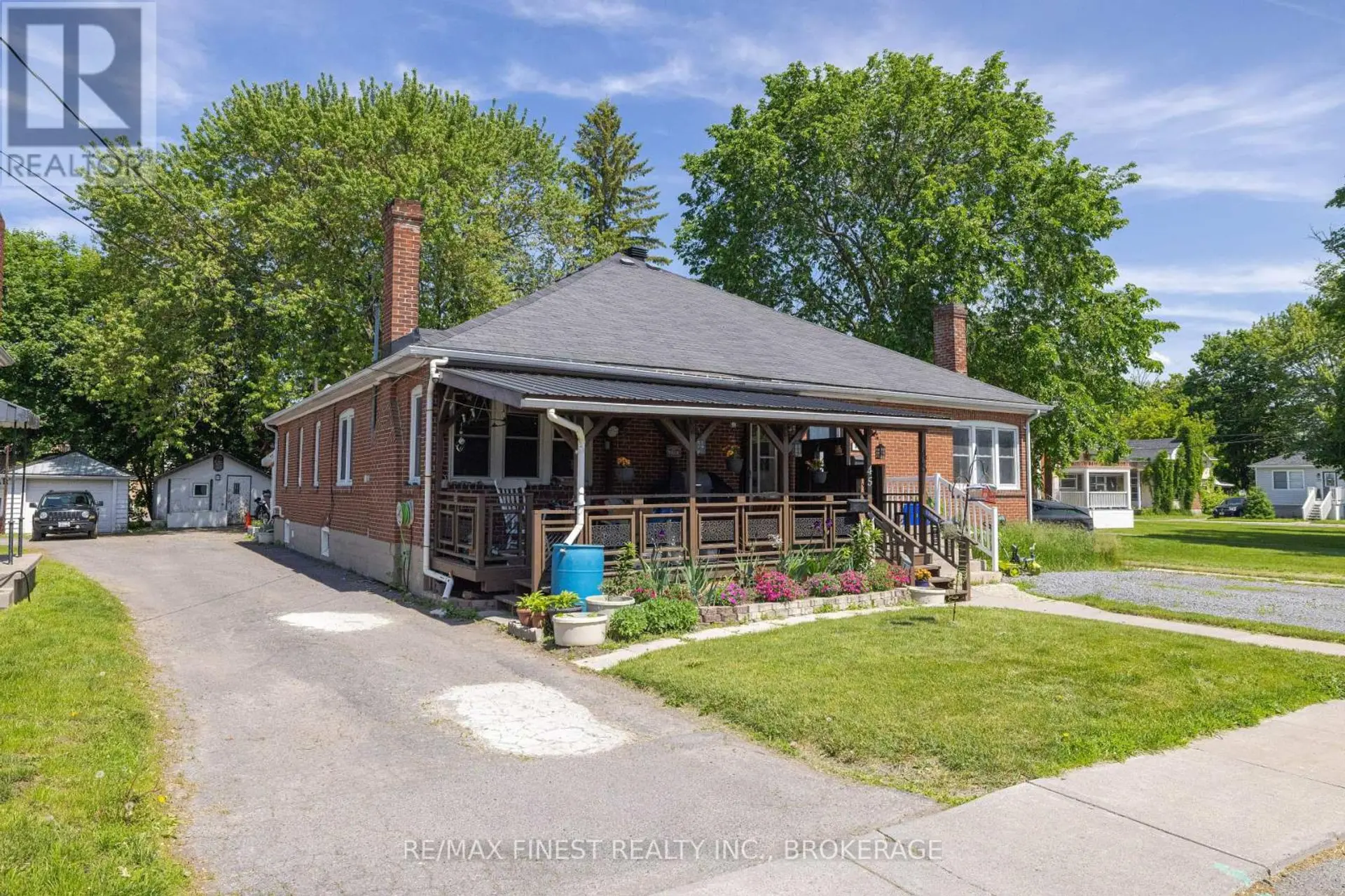 45 GRAHAM STREET W - Image 1