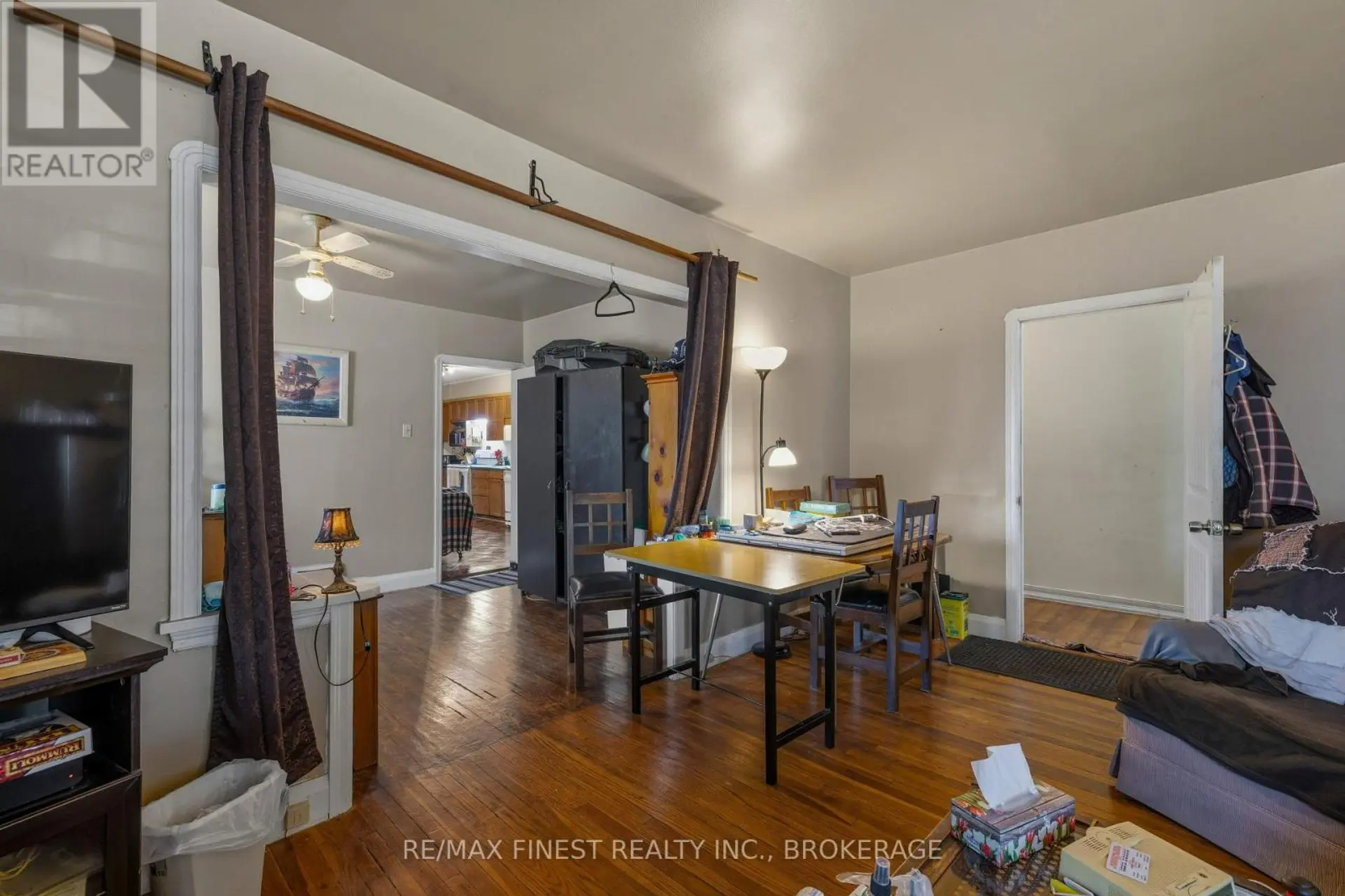 45 GRAHAM STREET W - Image 5