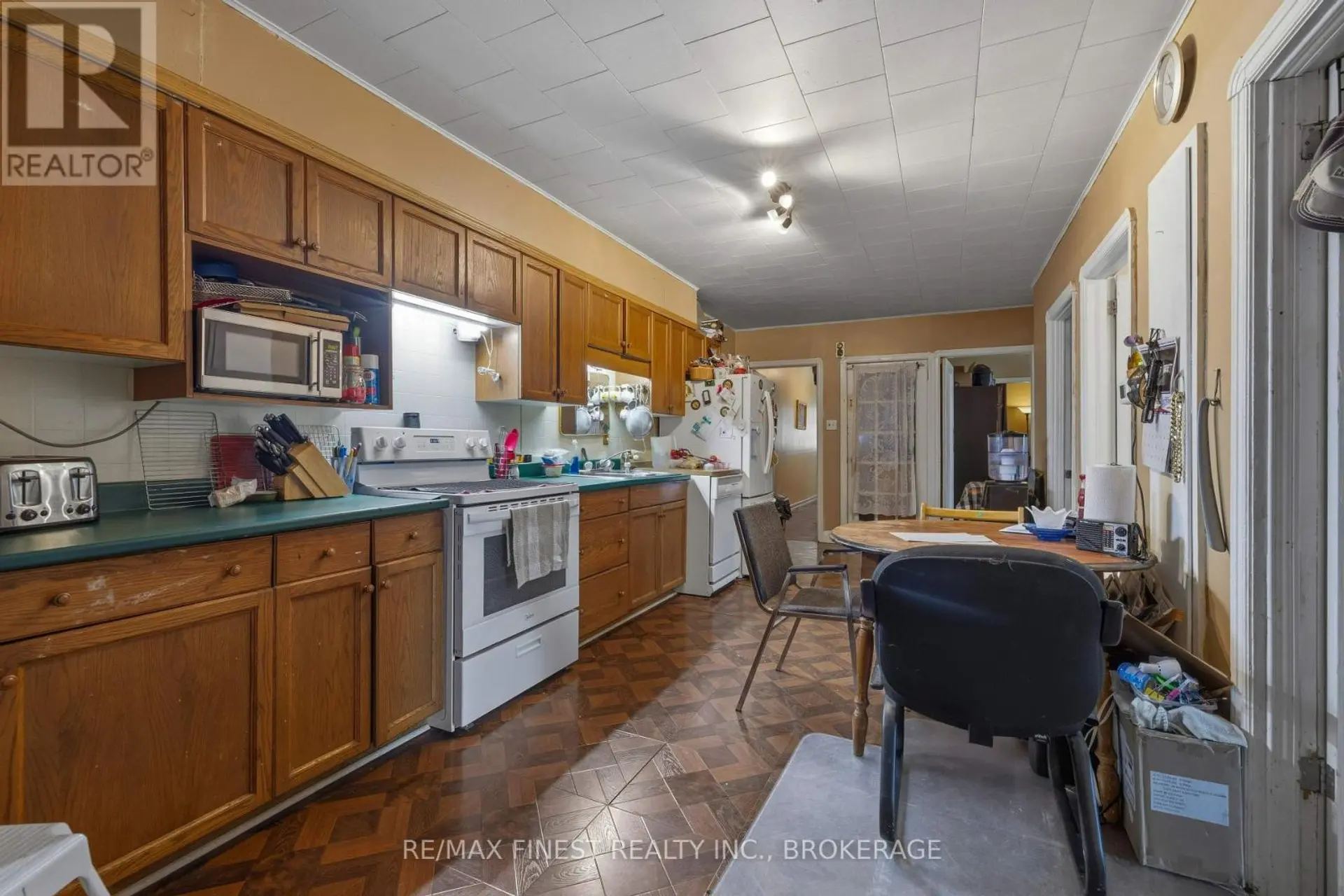 45 GRAHAM STREET W - Image 8