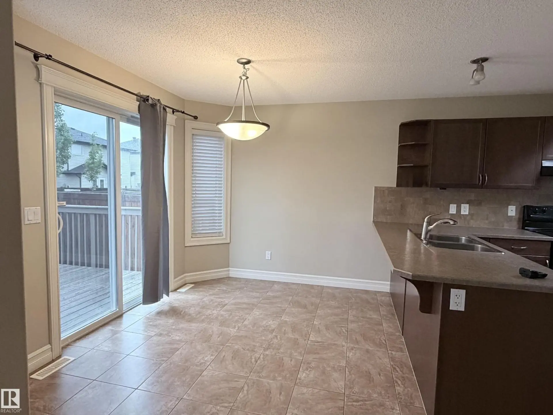 3027 26 AV NW NW - Image 5