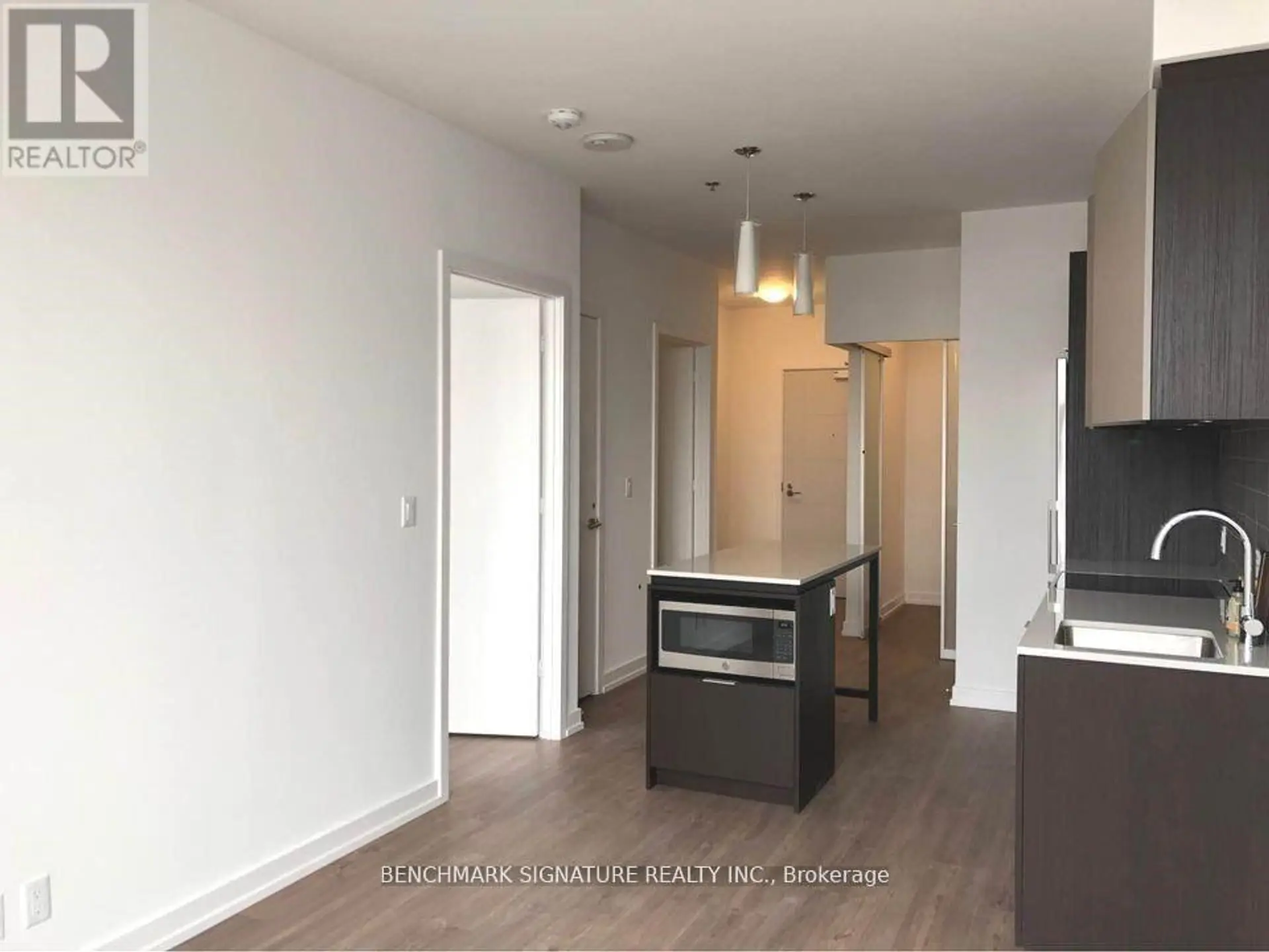 #605 203 COLLEGE STREET - Image 4