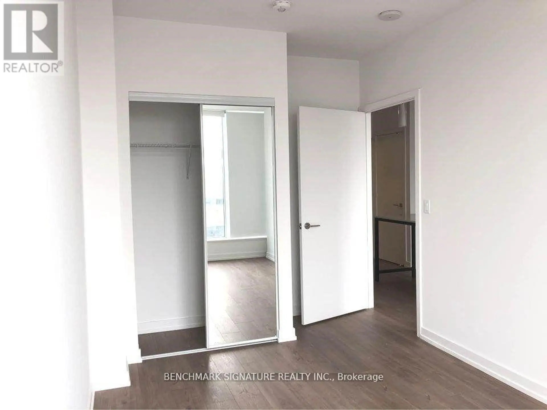 #605 203 COLLEGE STREET - Image 9