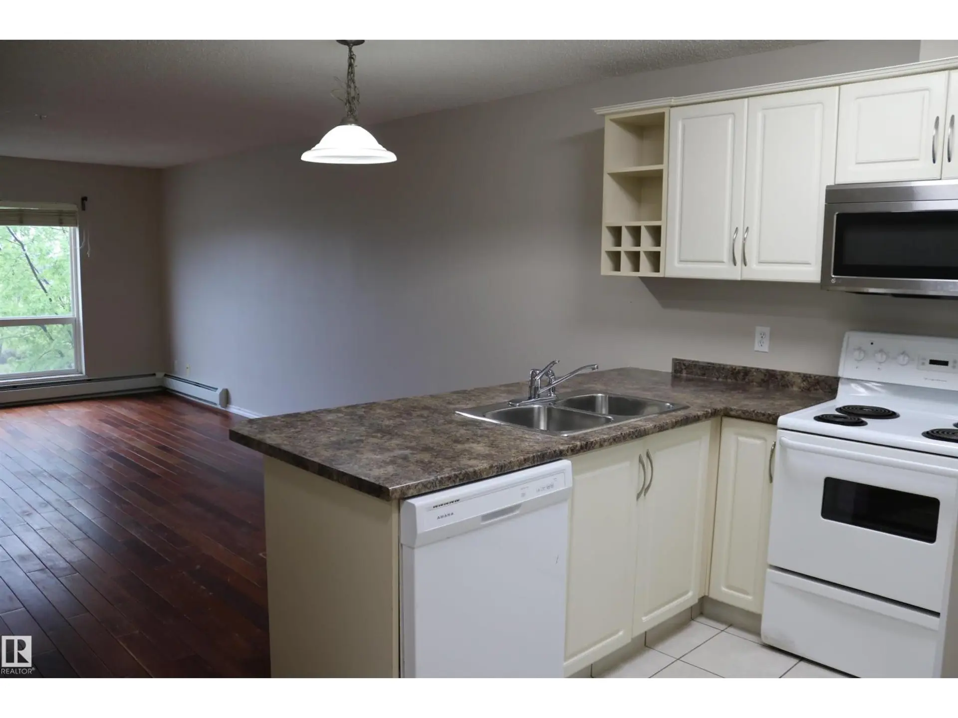 #422 17404 64 AV NW - Image 3