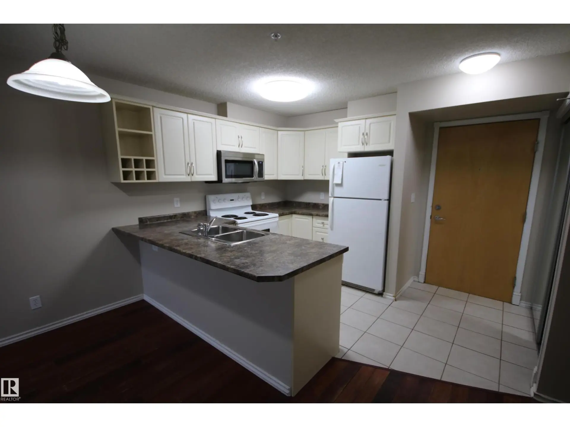 #422 17404 64 AV NW - Image 6