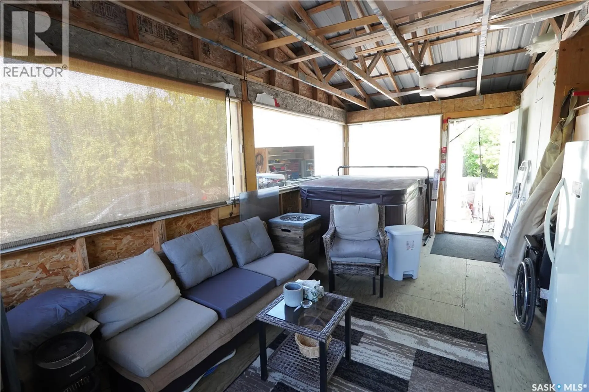 504 LAKEVIEW CRESCENT - Image 16