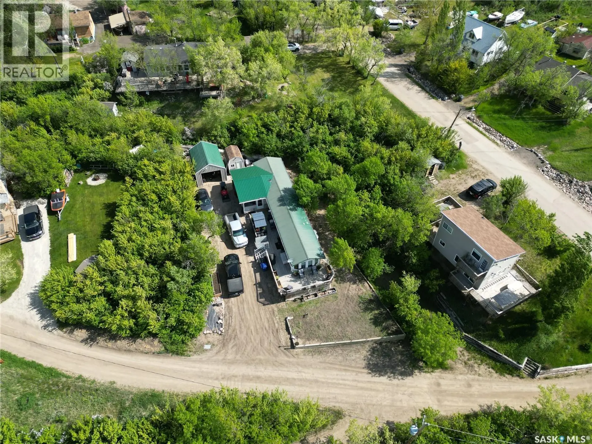 504 LAKEVIEW CRESCENT - Image 3