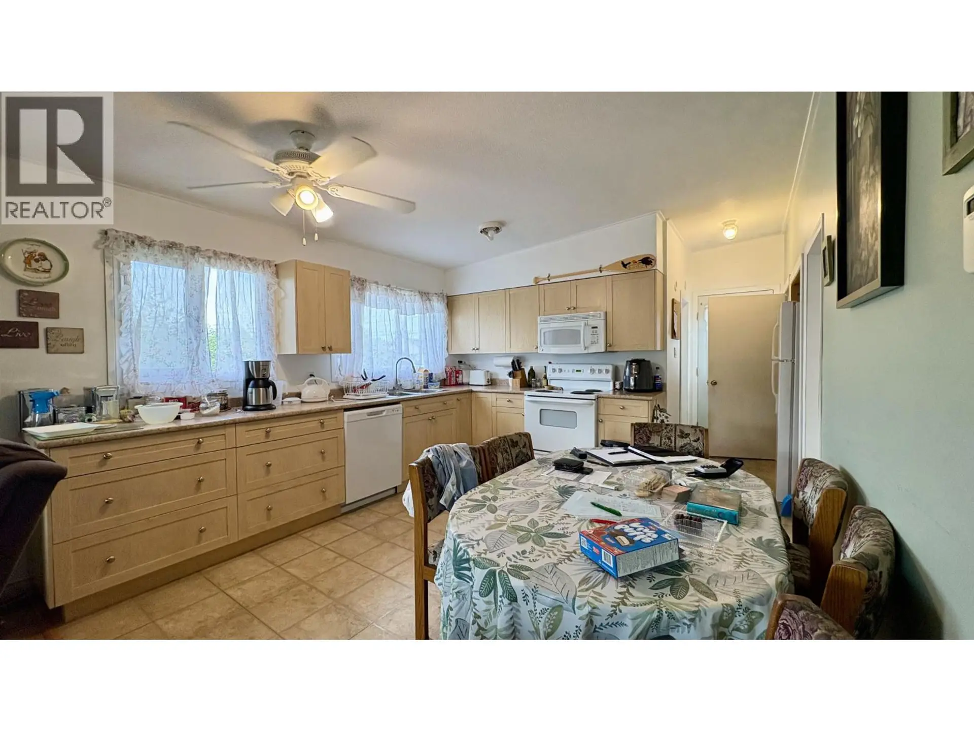 898 EWERT STREET - Image 2