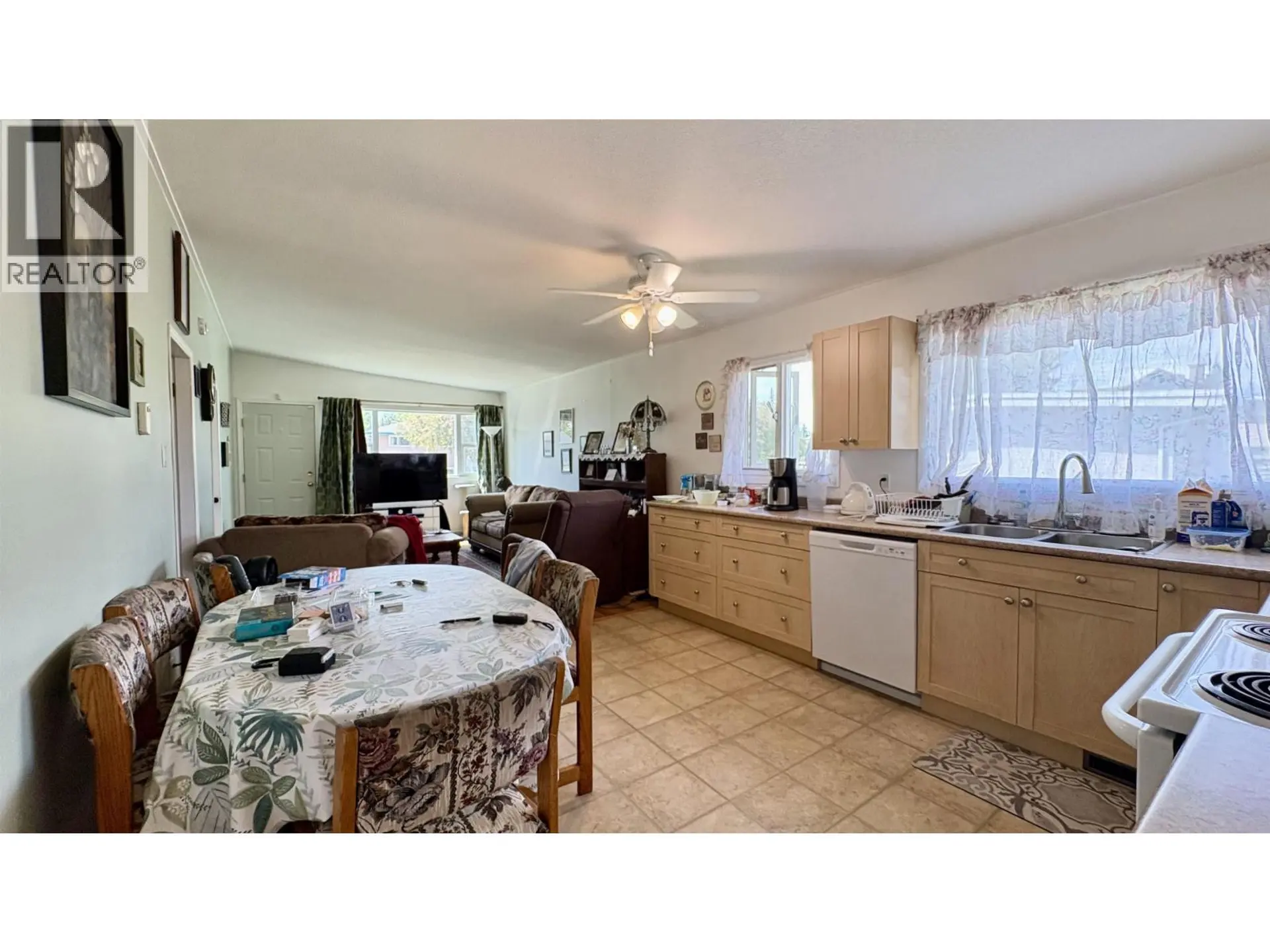 898 EWERT STREET - Image 3