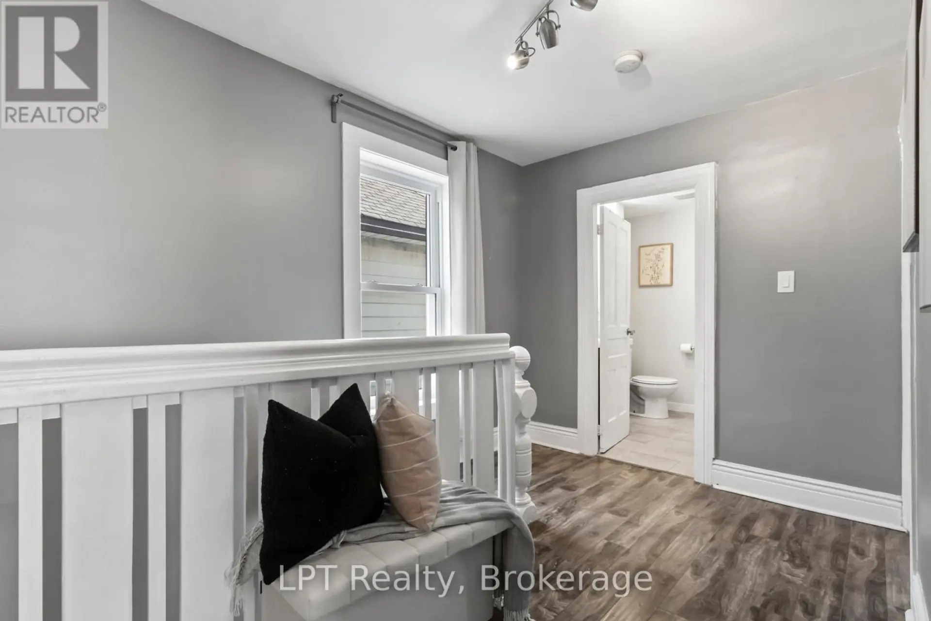 273 BETHUNE STREET - Image 13