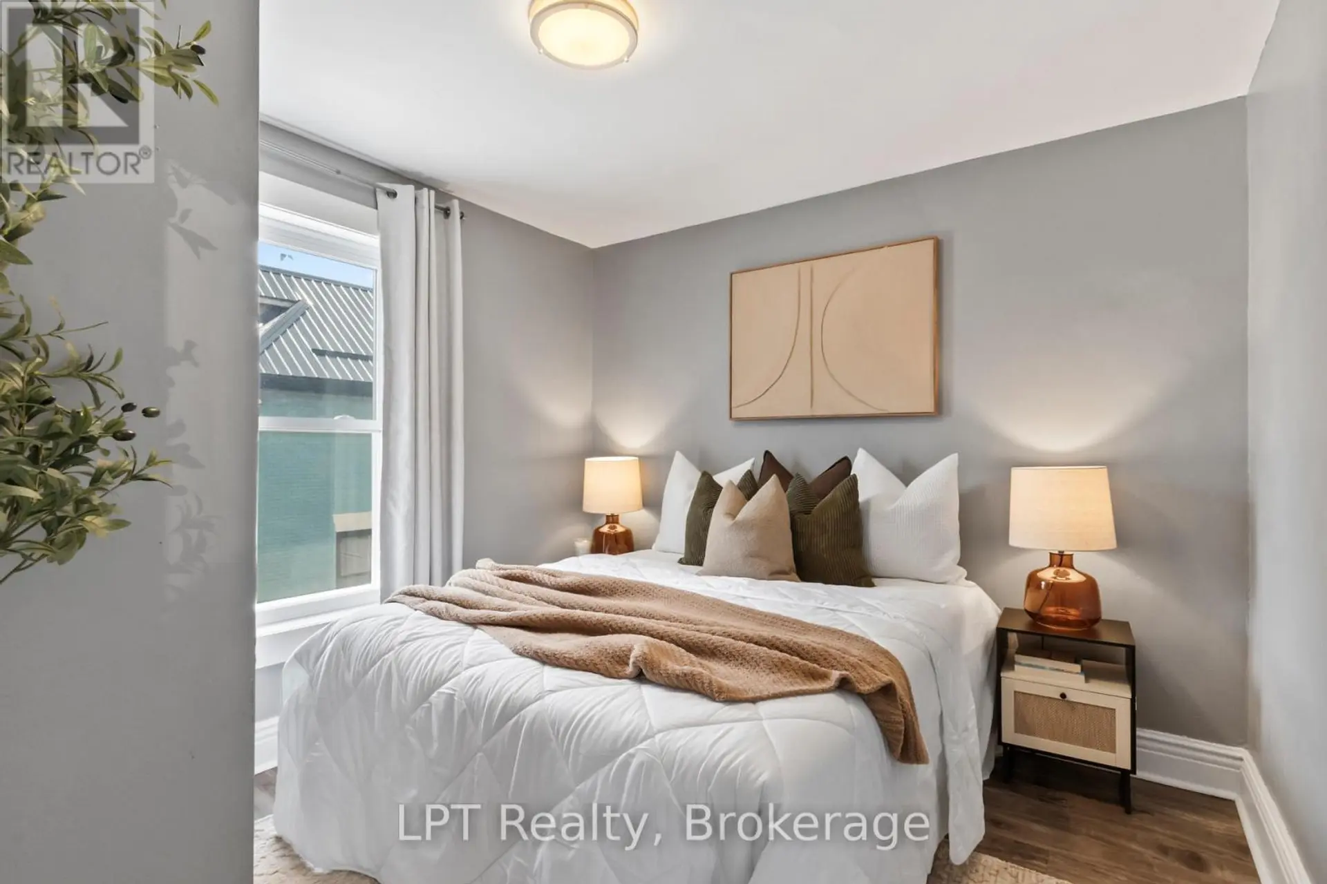 273 BETHUNE STREET - Image 14
