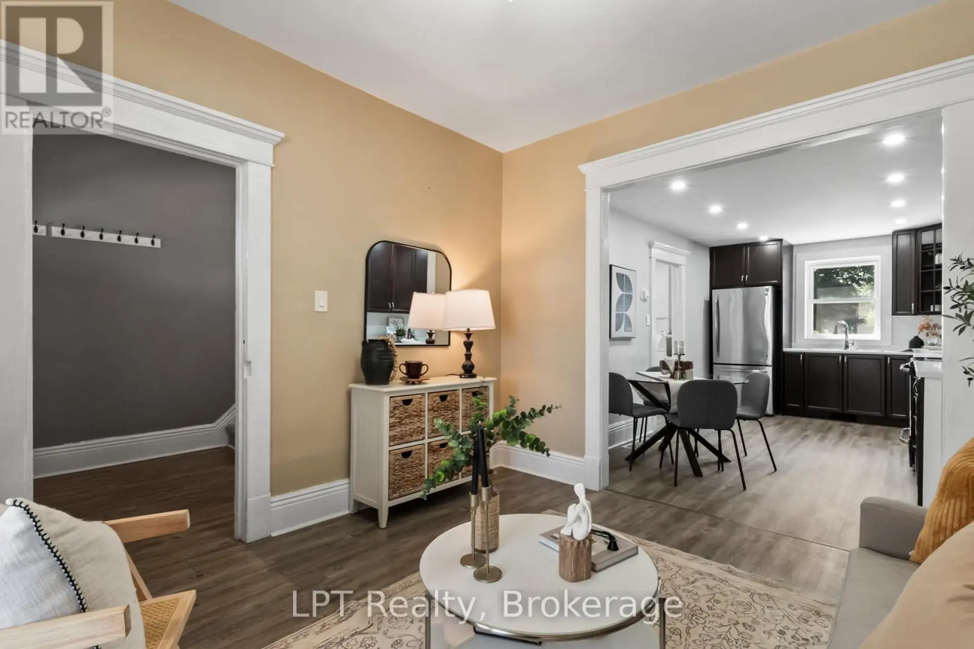 273 BETHUNE STREET - Image 5