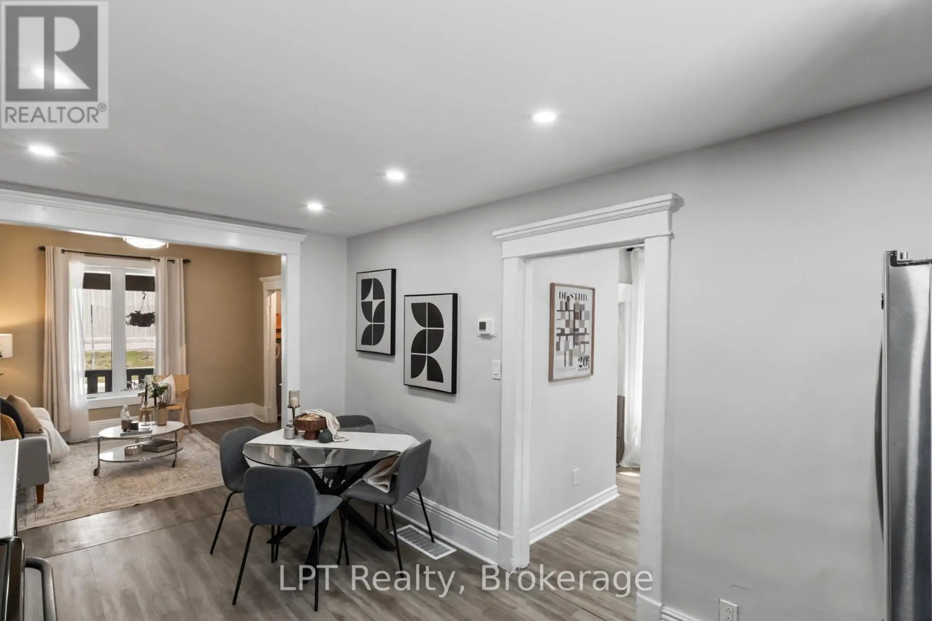 273 BETHUNE STREET - Image 9