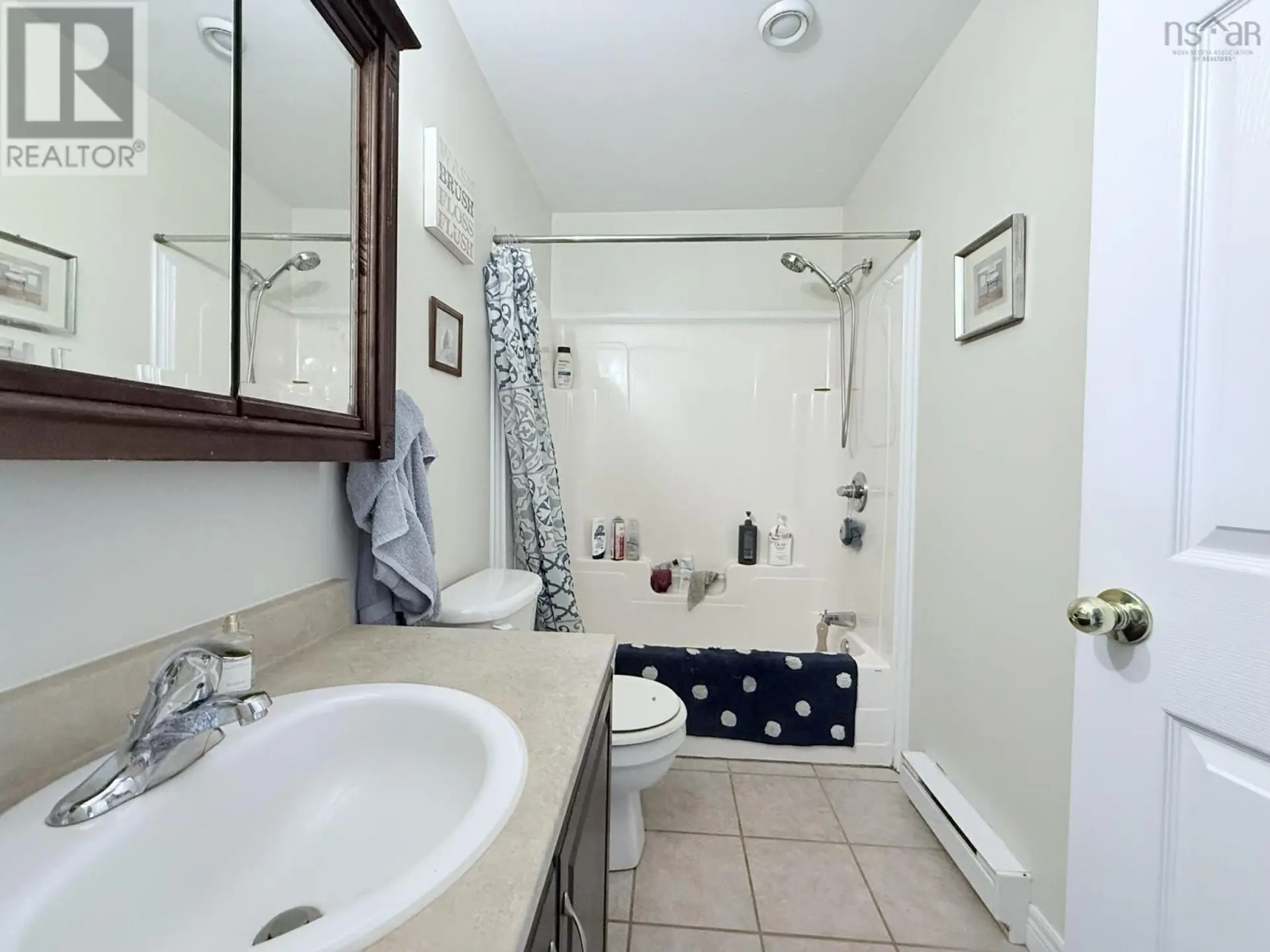 431 YOUNG Street - Image 12