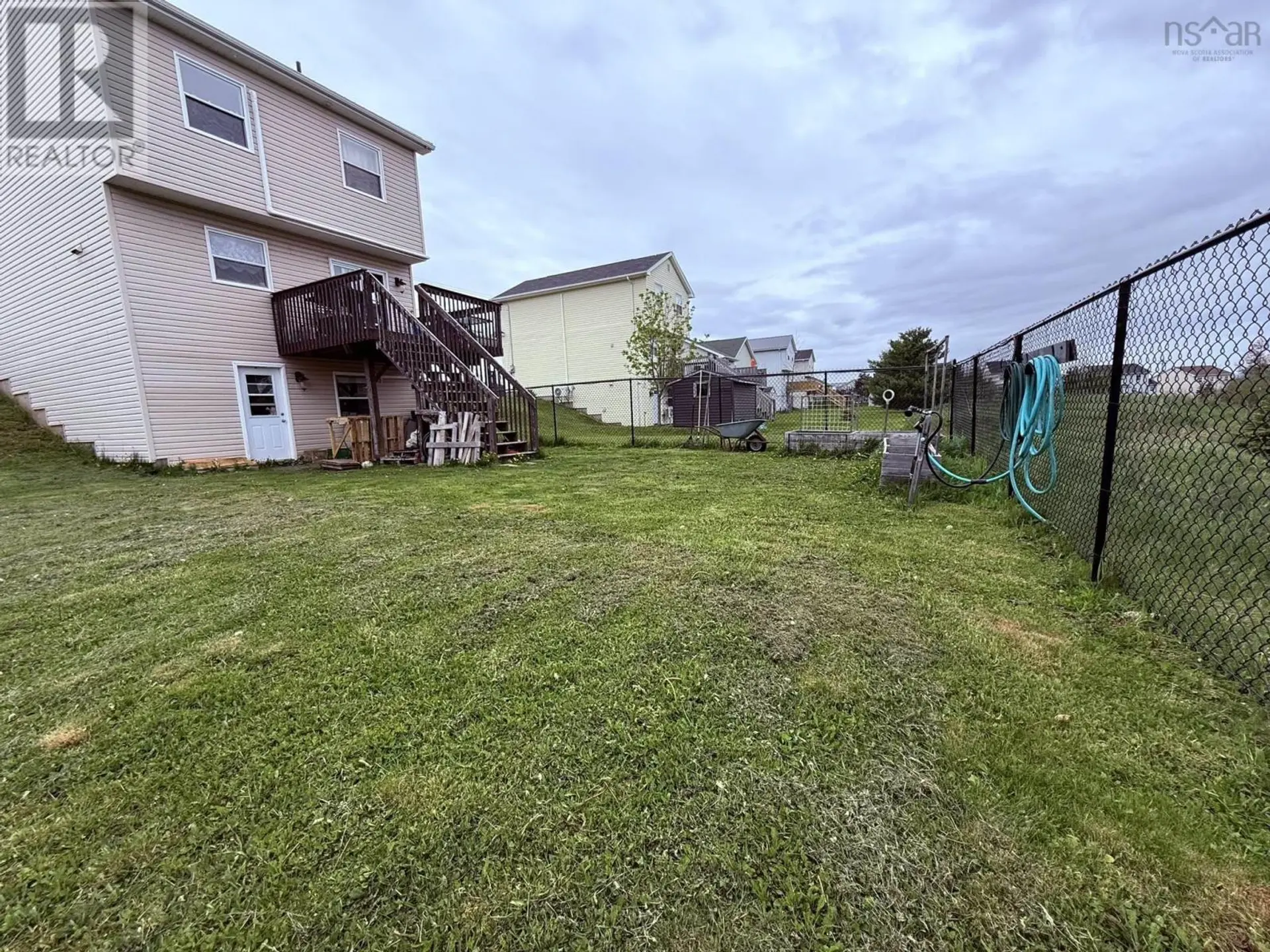 431 YOUNG Street - Image 15