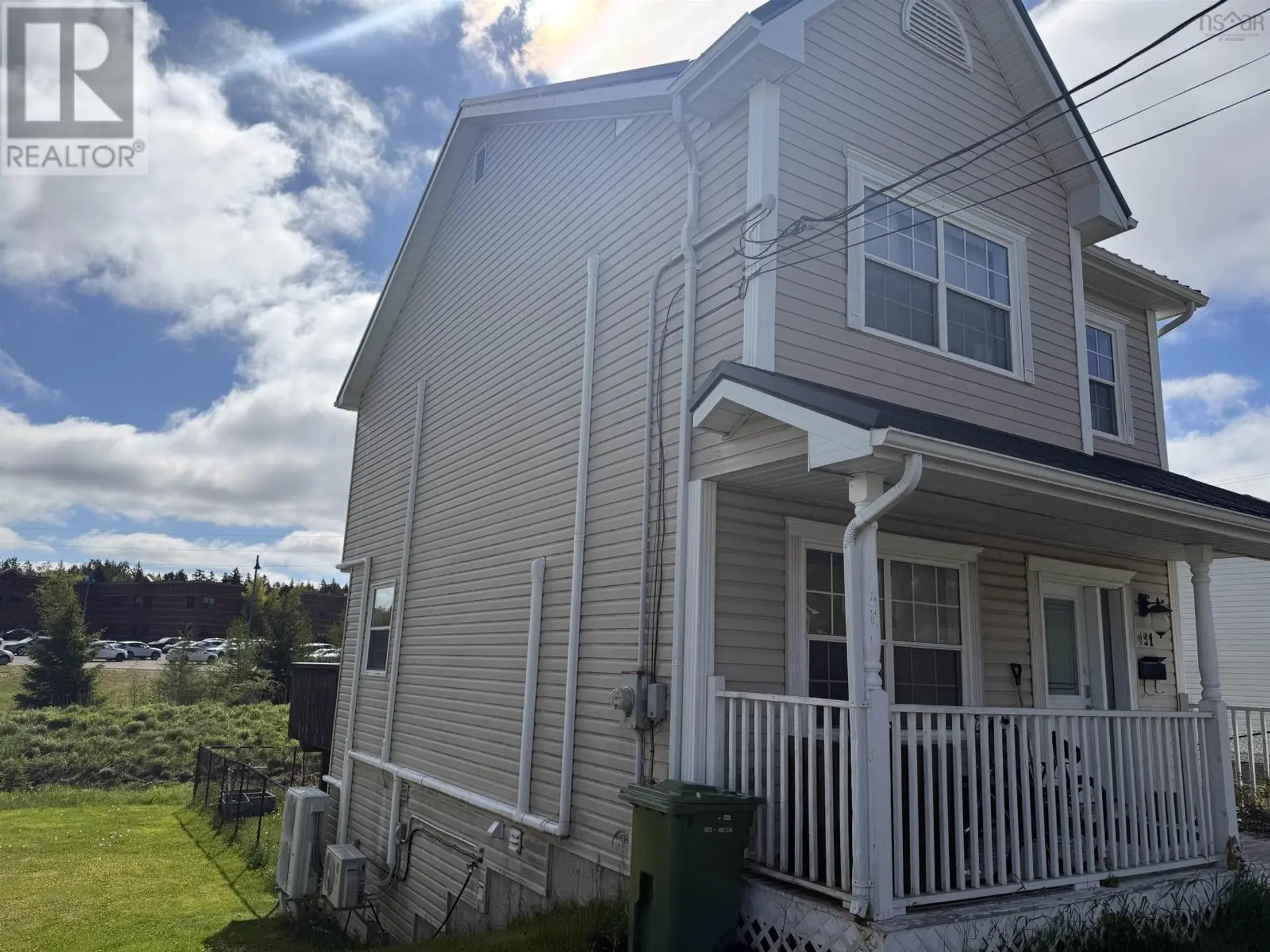 431 YOUNG Street - Image 3