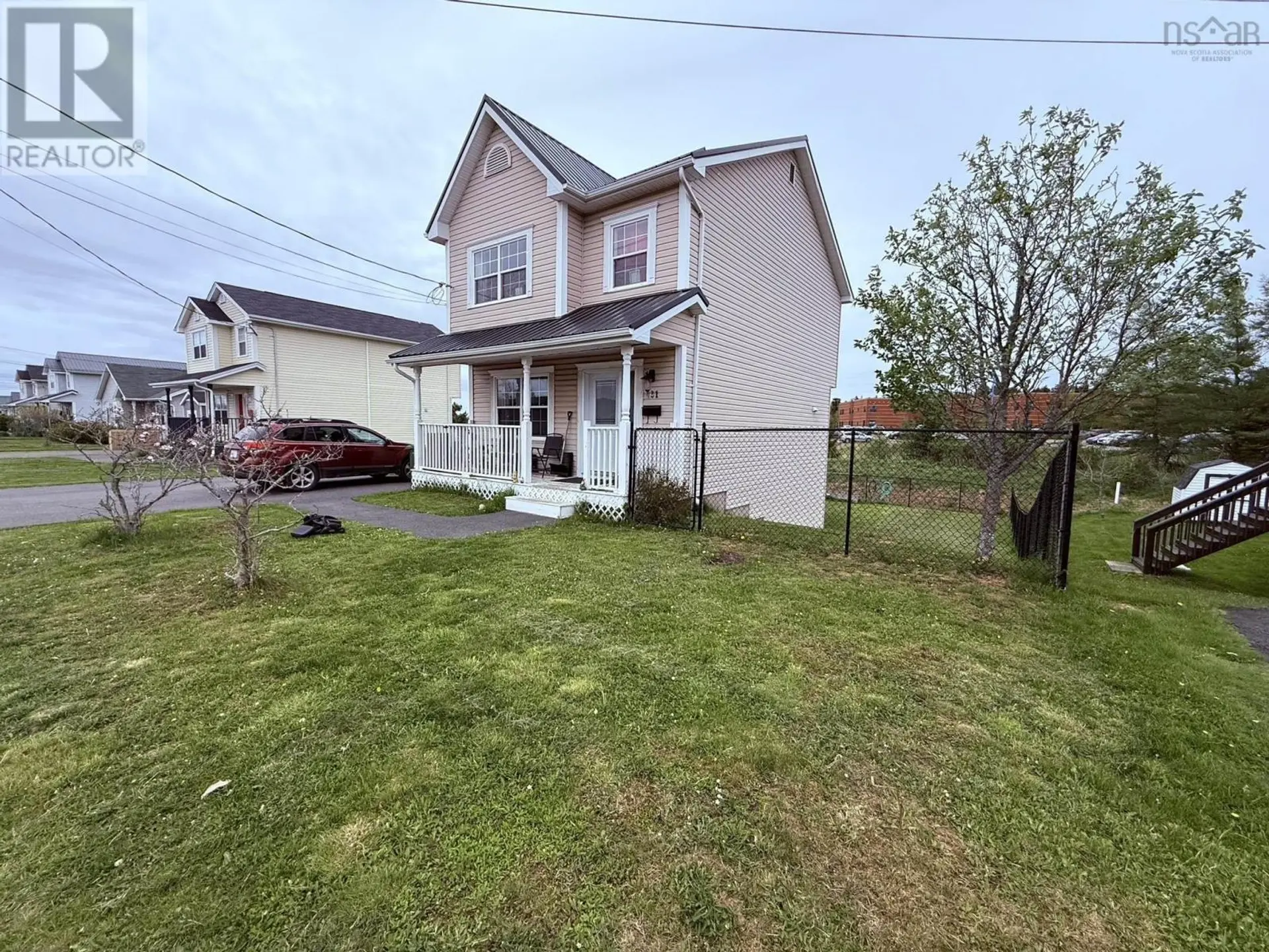 431 YOUNG Street - Image 4