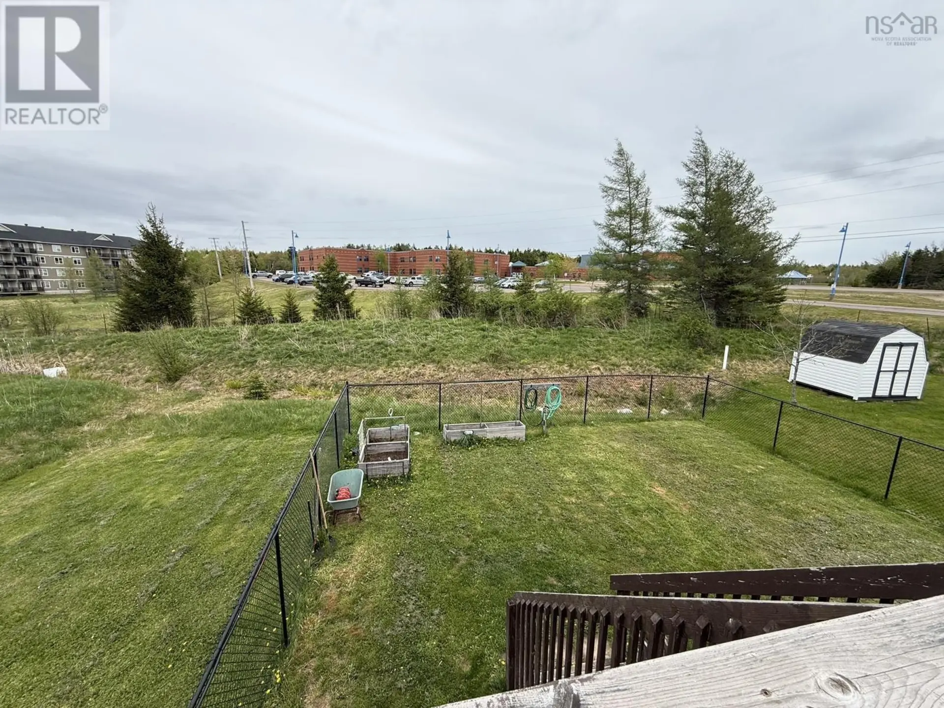 431 YOUNG Street - Image 9