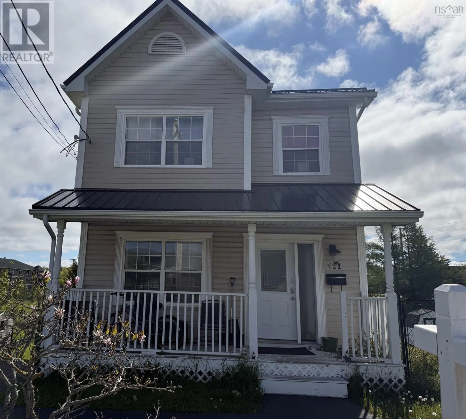 431 YOUNG Street - Image 1