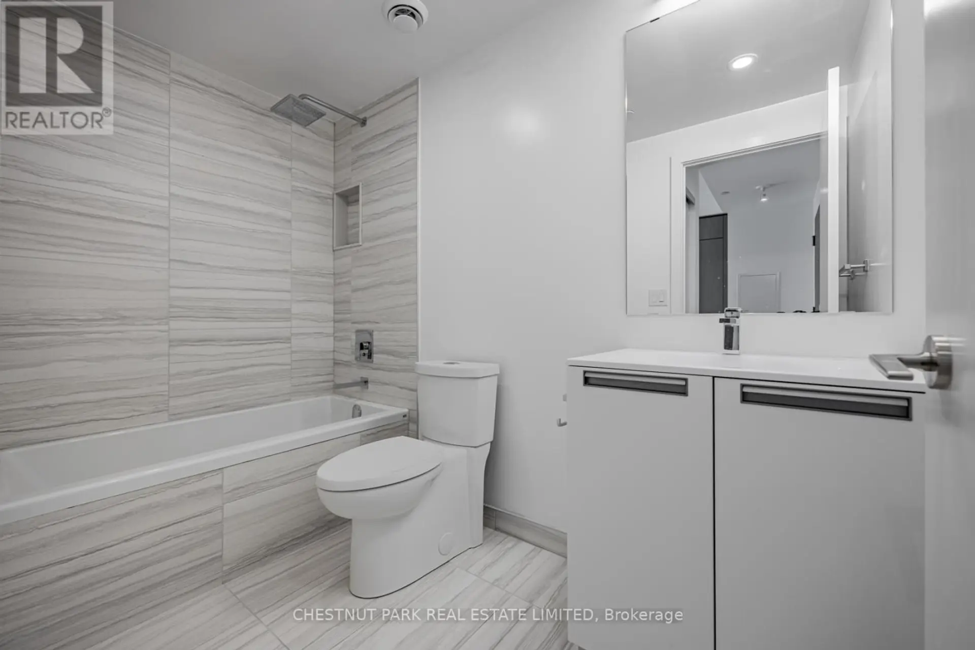 #703 160 KINGSWAY CRESCENT - Image 11