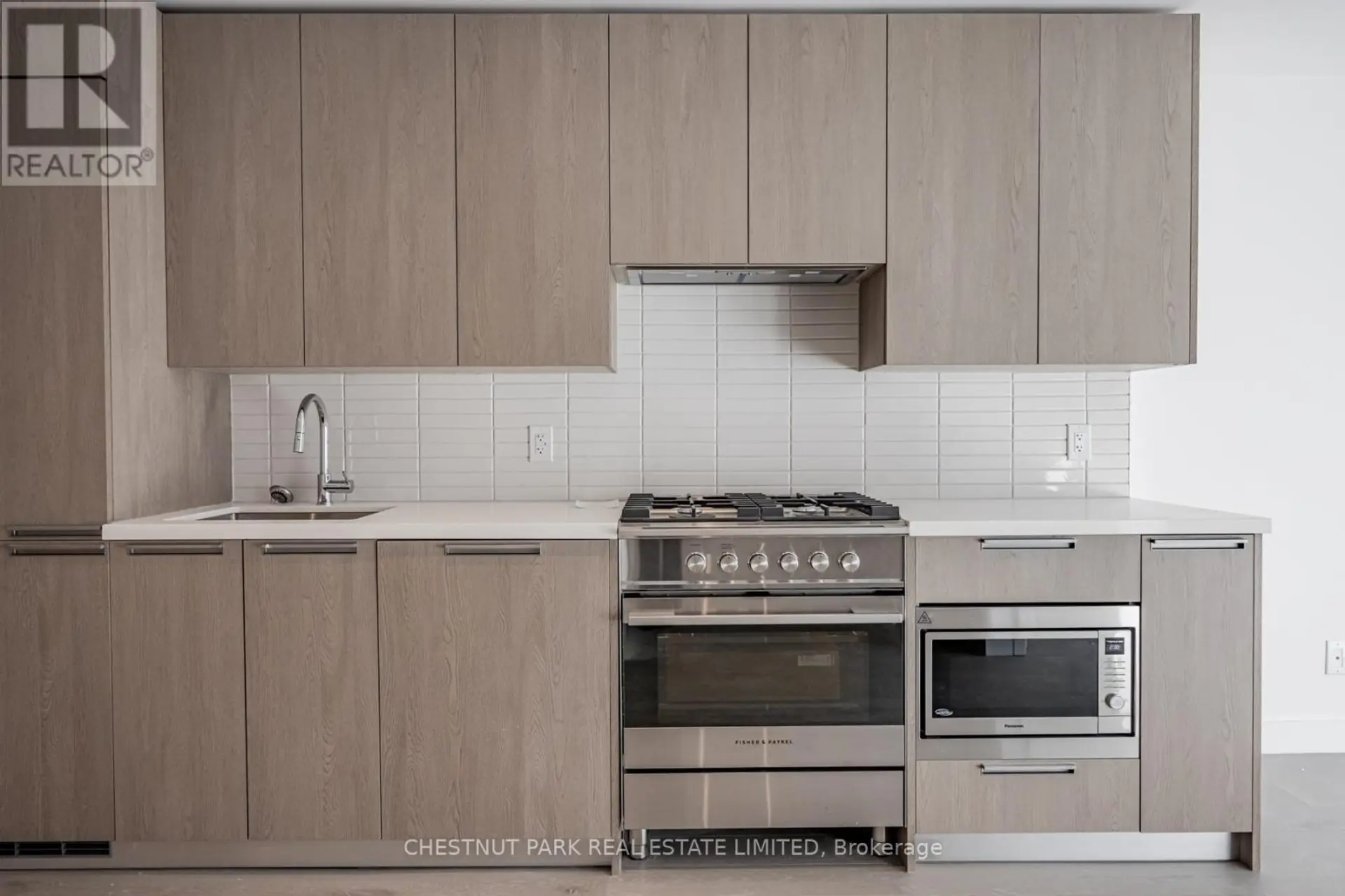 #703 160 KINGSWAY CRESCENT - Image 3