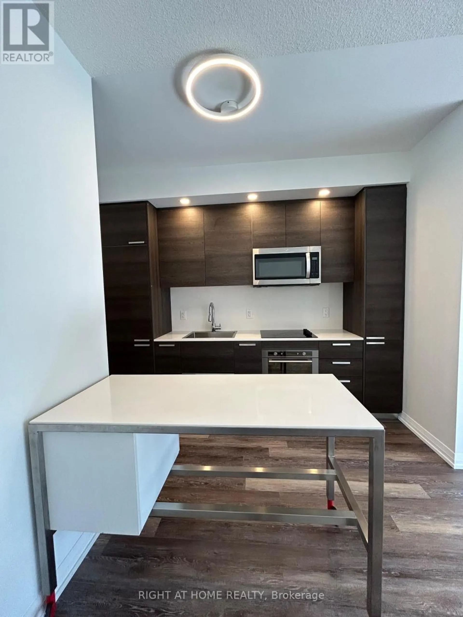 #308 75 CANTERBURY PLACE - Image 4