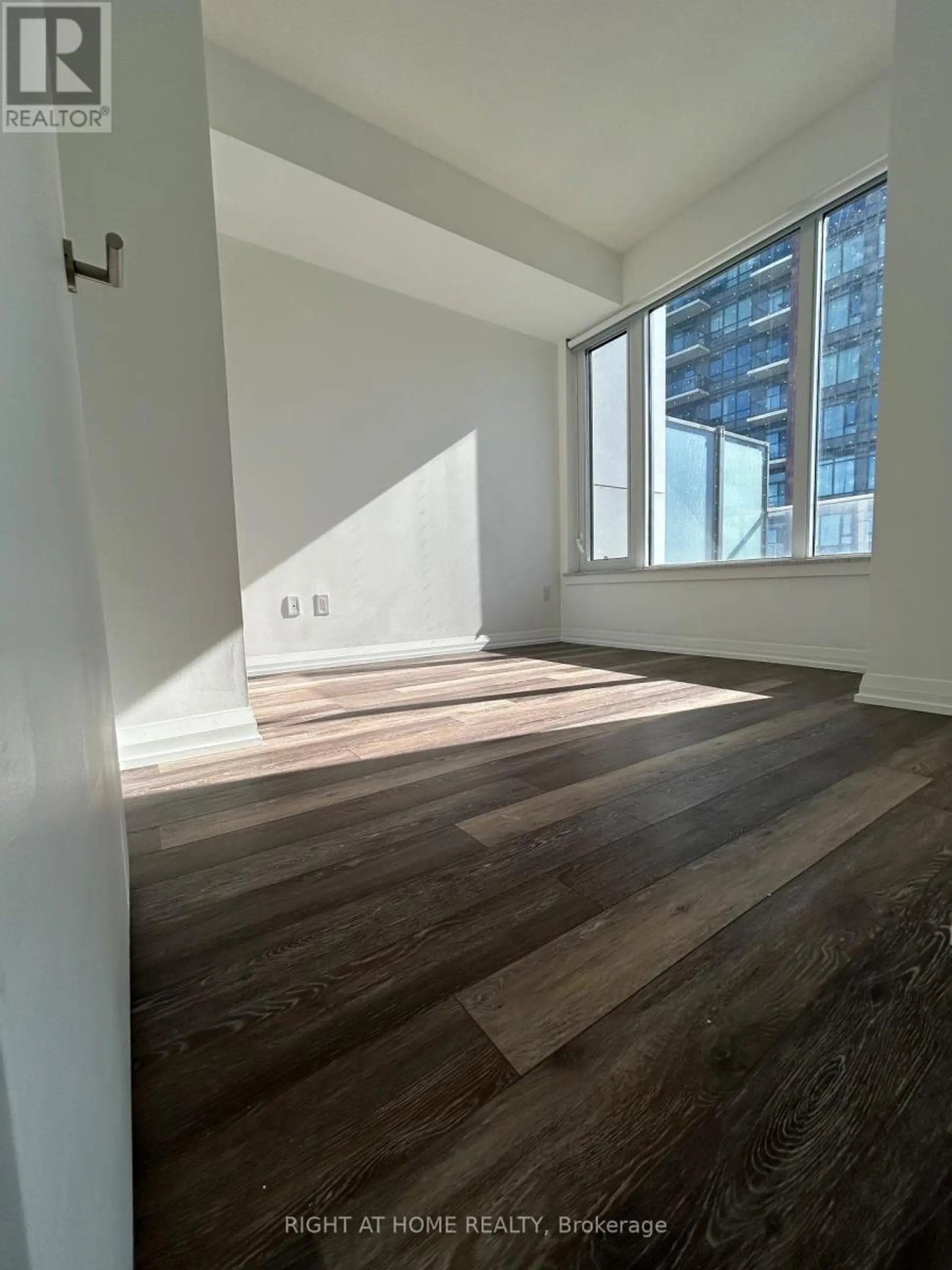 #308 75 CANTERBURY PLACE - Image 7