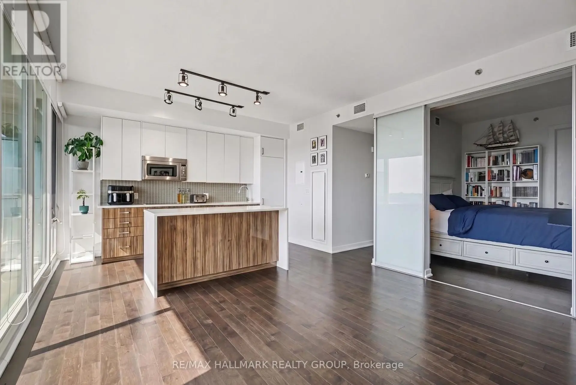 #1208 300 LISGAR STREET - Image 8
