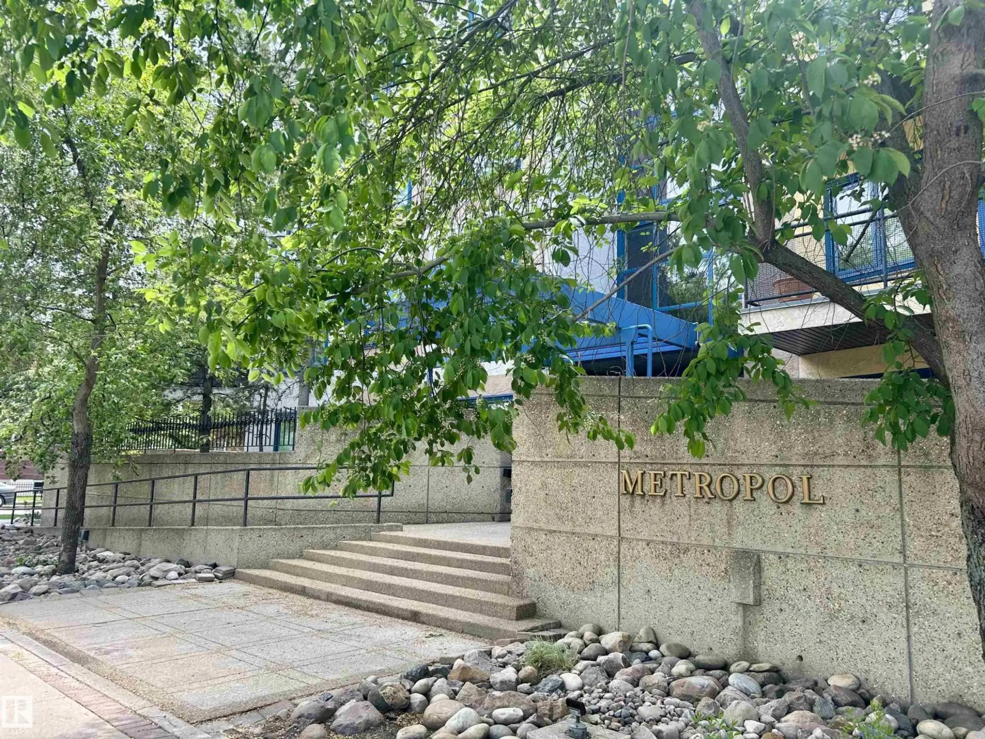 #206 11415 100 AV NW - Image 1