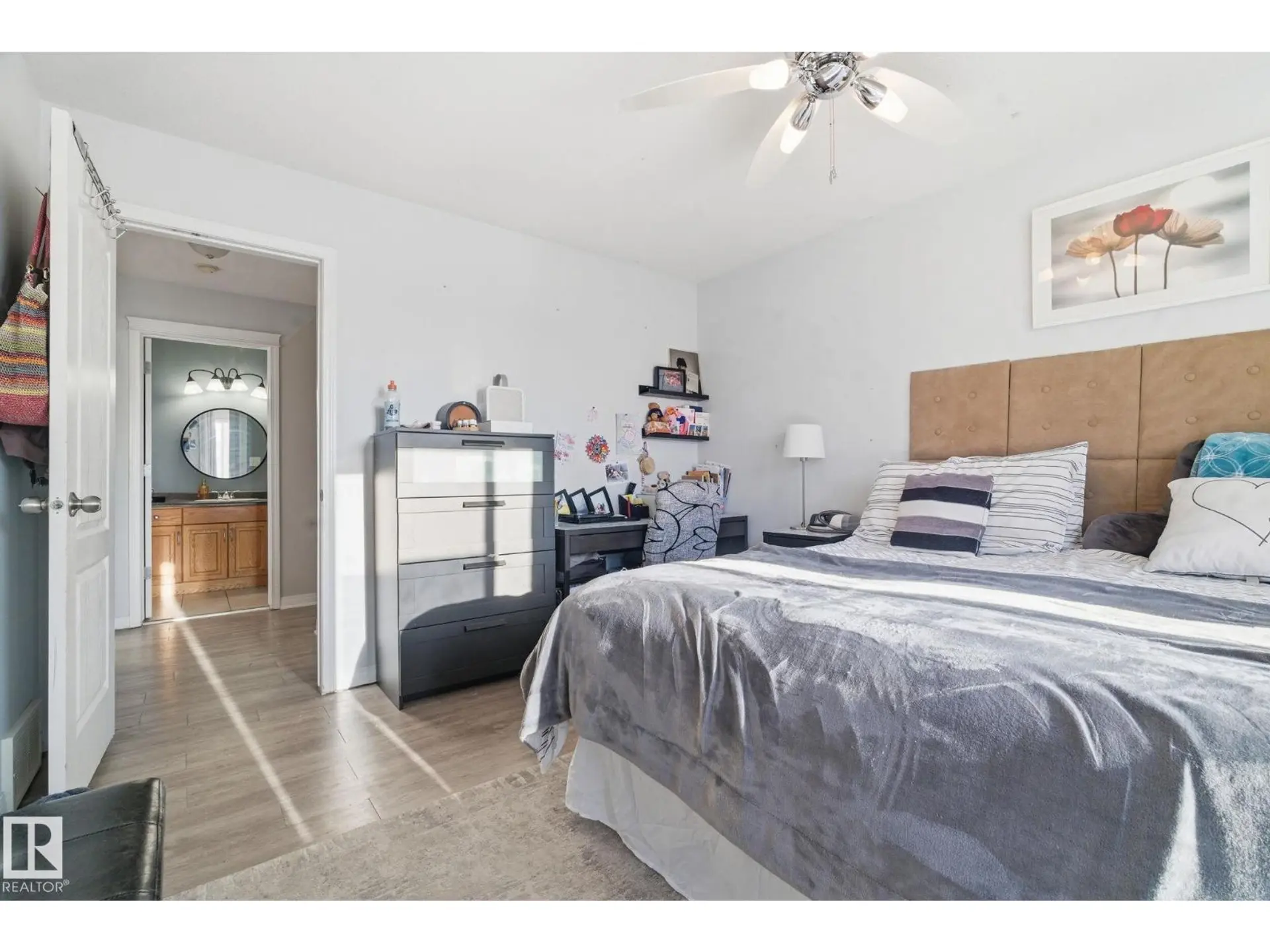 #62 2505 42 ST NW - Image 10